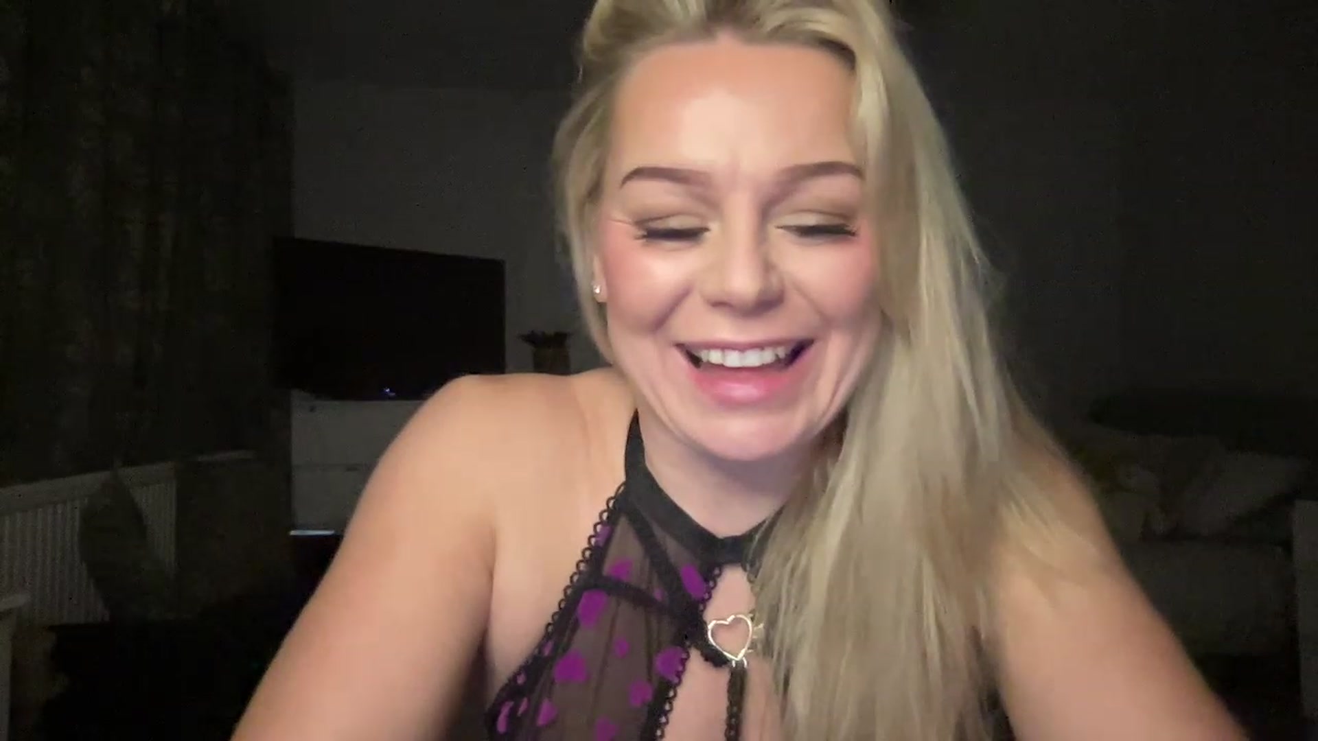 Gallery image thumbnail from LaraLaughs's myfreecams stream on, 02/14/2023, 20:14 image 6 of 20