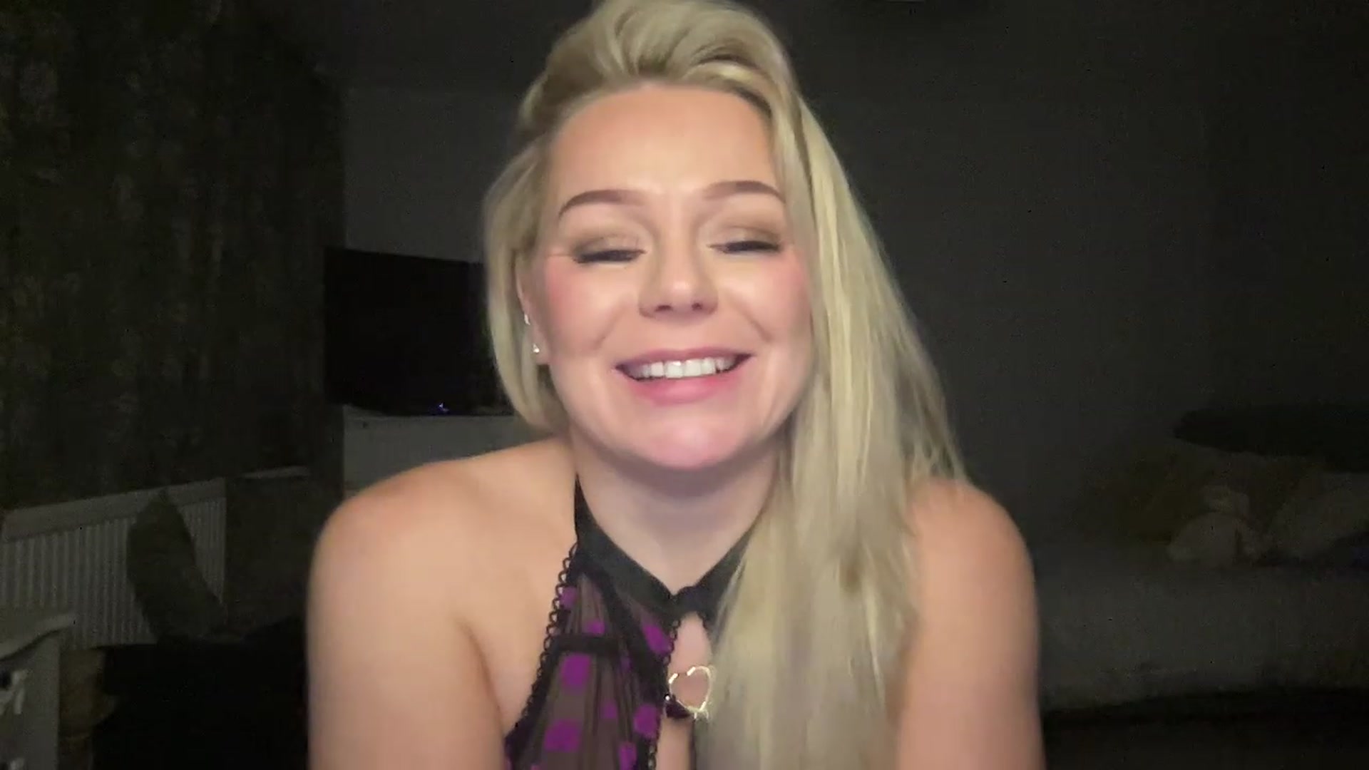 Gallery image thumbnail from LaraLaughs's myfreecams stream on, 02/14/2023, 20:14 image 18 of 20