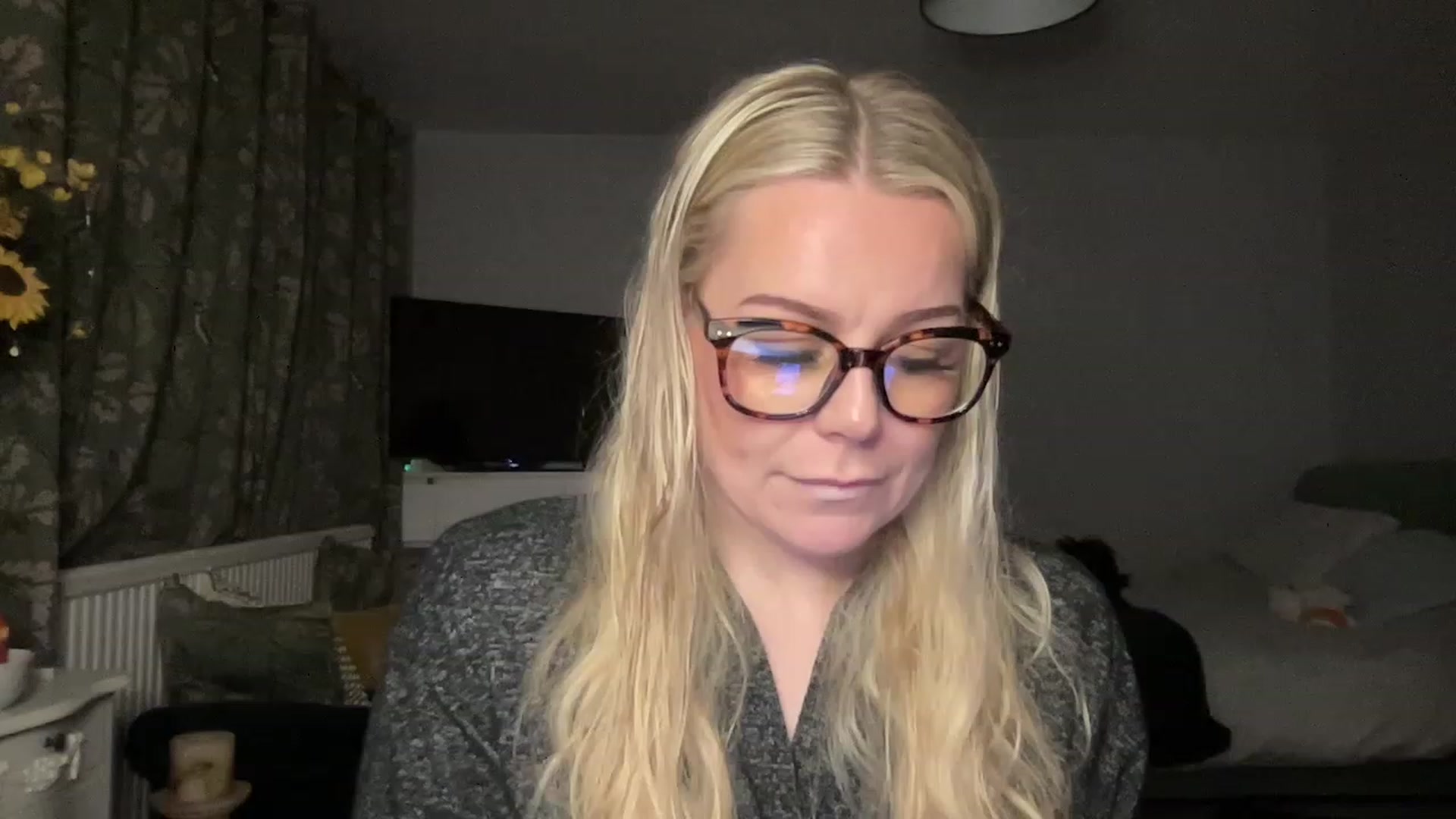 Gallery image thumbnail from LaraLaughs's myfreecams stream on, 02/19/2023, 20:16 image 19 of 20