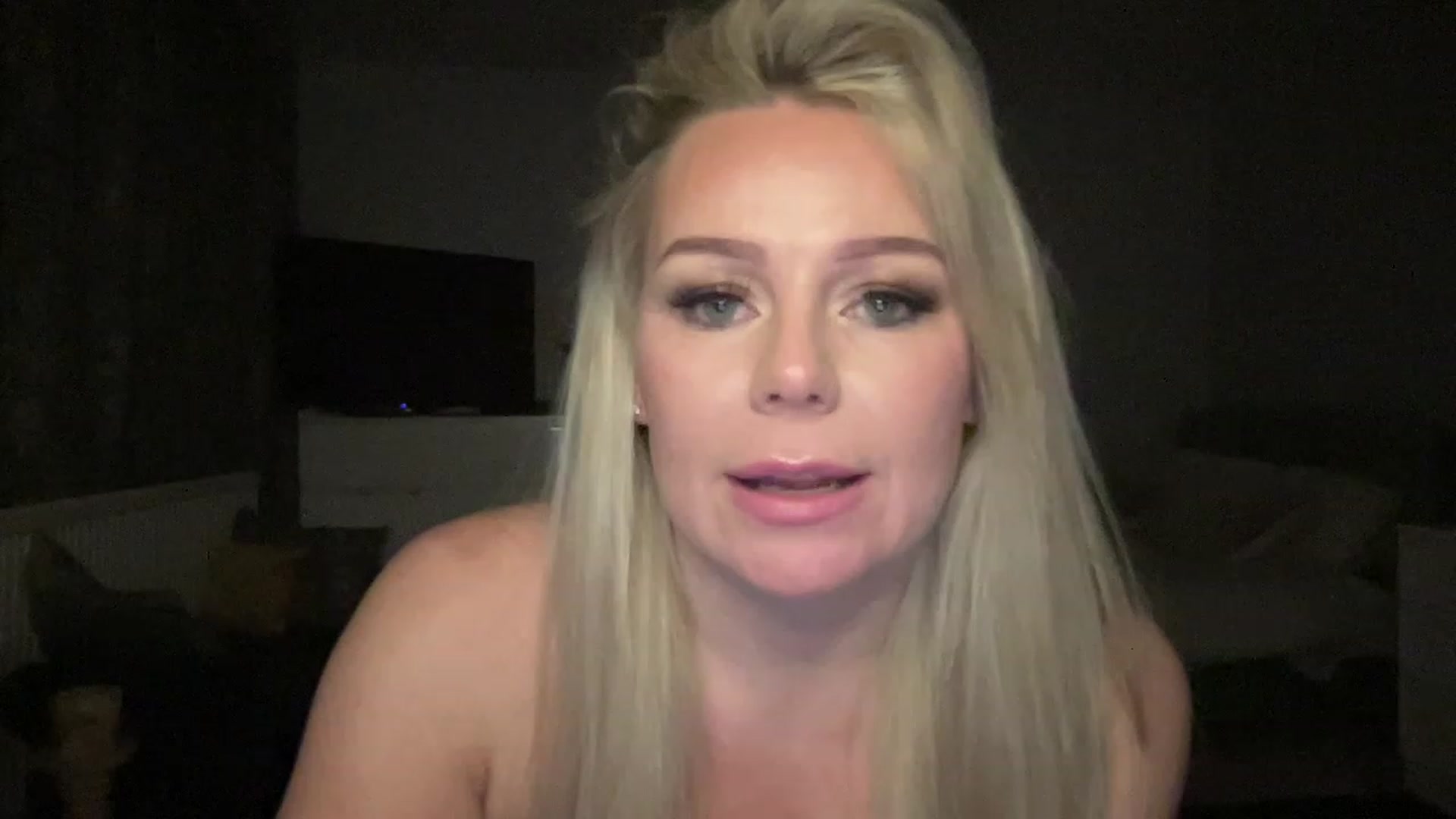 Gallery image thumbnail from LaraLaughs's myfreecams stream on, 02/20/2023, 22:30 image 12 of 20