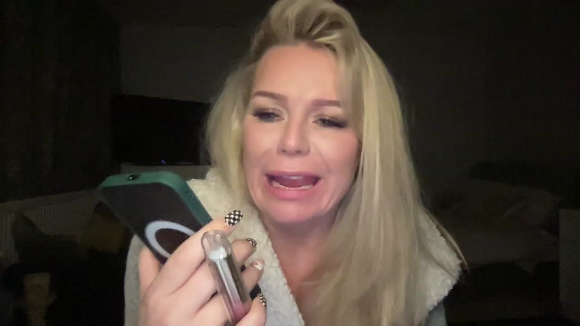 Gallery image thumbnail from LaraLaughs's myfreecams stream on, 02/21/2023, 24:10 image 14 of 20