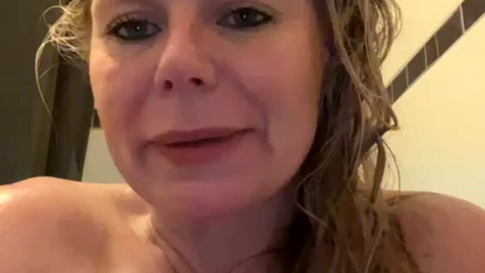 Gallery image thumbnail from LaraLaughs's myfreecams stream on, 02/23/2023, 20:45 image 19 of 20