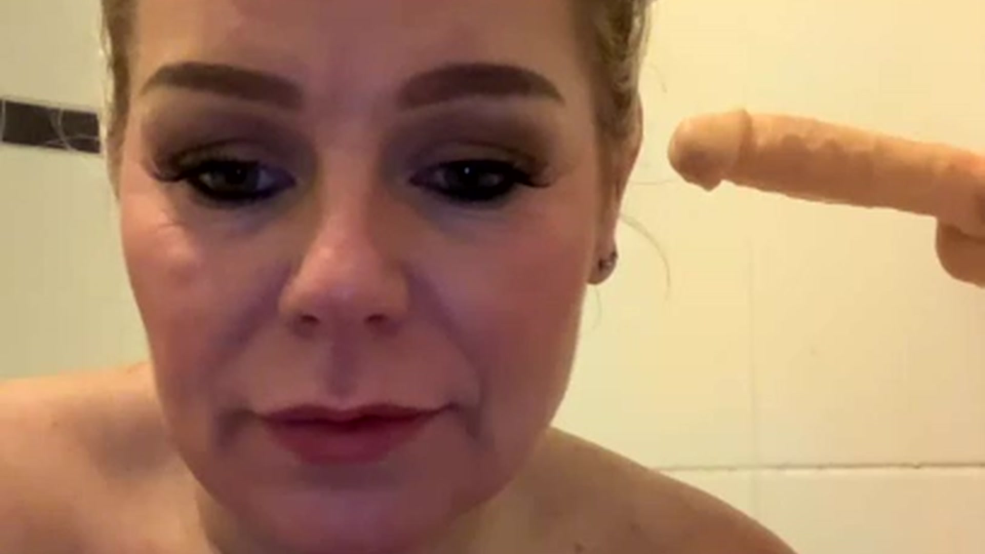 Gallery image thumbnail from LaraLaughs's myfreecams stream on, 02/24/2023, 20:15 image 20 of 20
