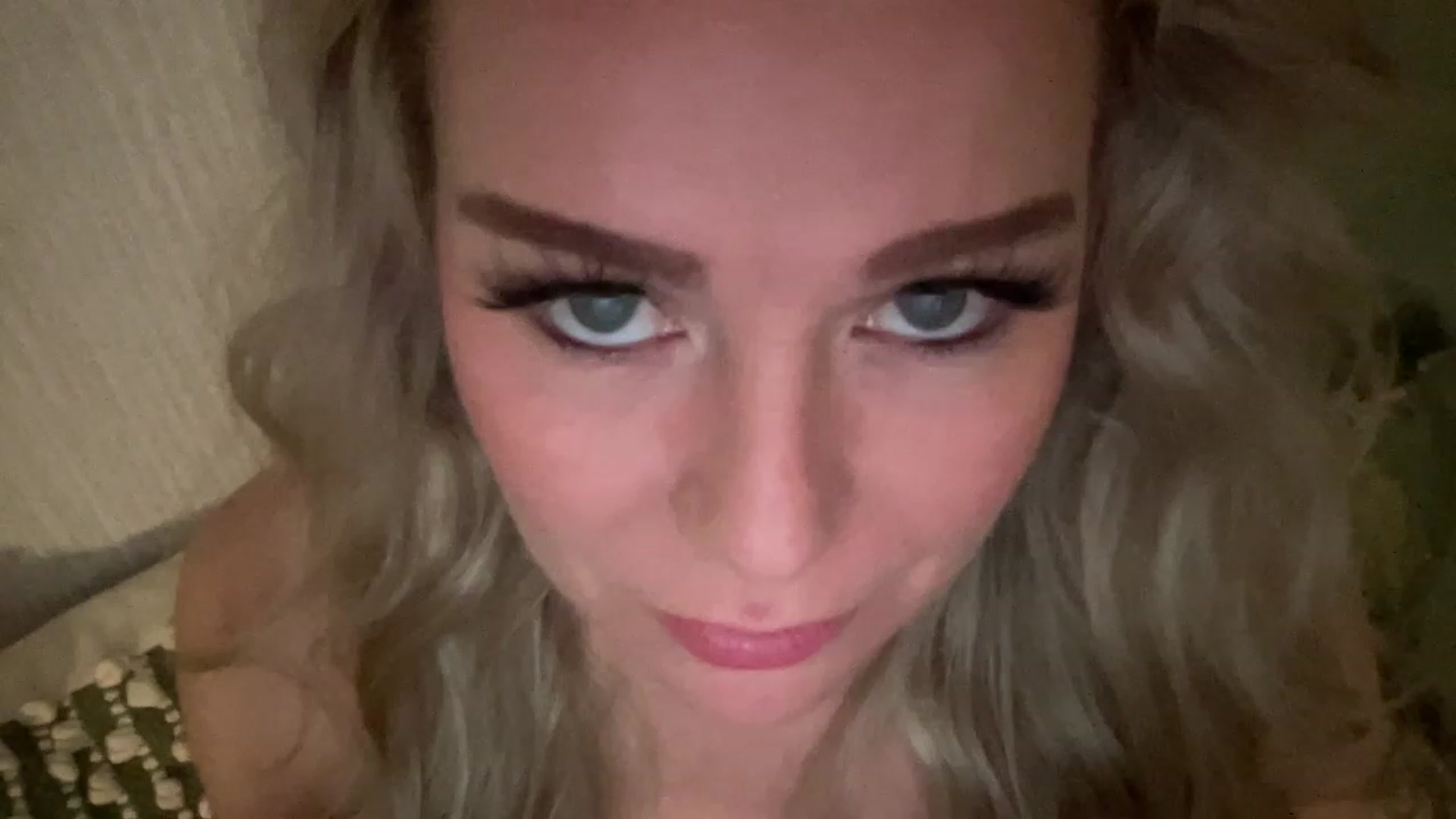 Gallery image thumbnail from LaraLaughs's myfreecams stream on, 02/26/2023, 19:16 image 1 of 20