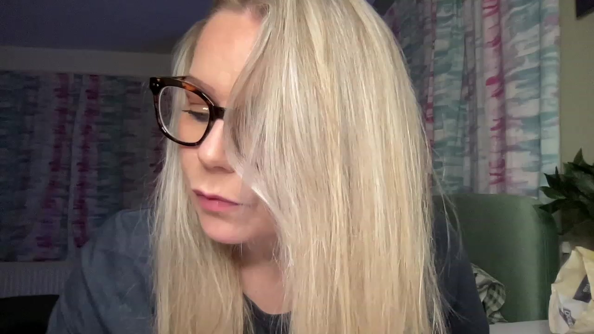 Gallery image thumbnail from LaraLaughs's myfreecams stream on, 03/03/2023, 21:05 image 5 of 20