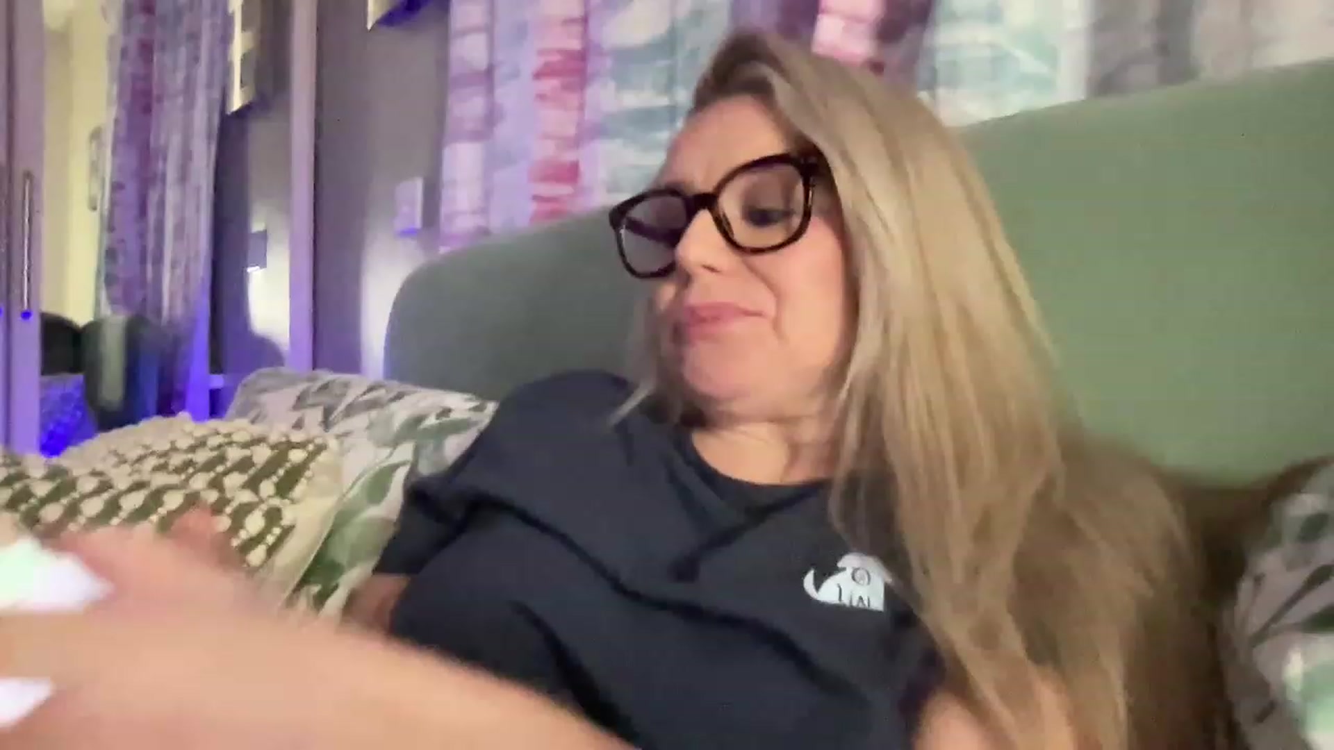 Gallery image thumbnail from LaraLaughs's myfreecams stream on, 03/03/2023, 21:55 image 14 of 20