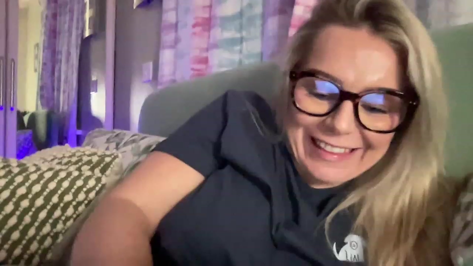 Gallery image thumbnail from LaraLaughs's myfreecams stream on, 03/03/2023, 21:55 image 6 of 20