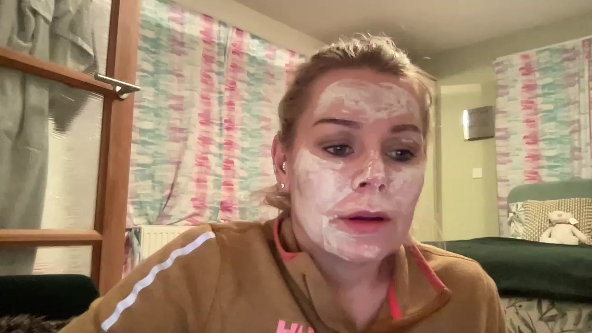 Gallery image thumbnail from LaraLaughs's myfreecams stream on, 03/07/2023, 19:37 image 1 of 20