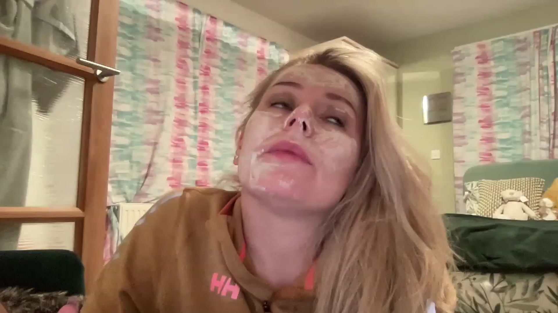 Gallery image thumbnail from LaraLaughs's myfreecams stream on, 03/07/2023, 19:37 image 17 of 20