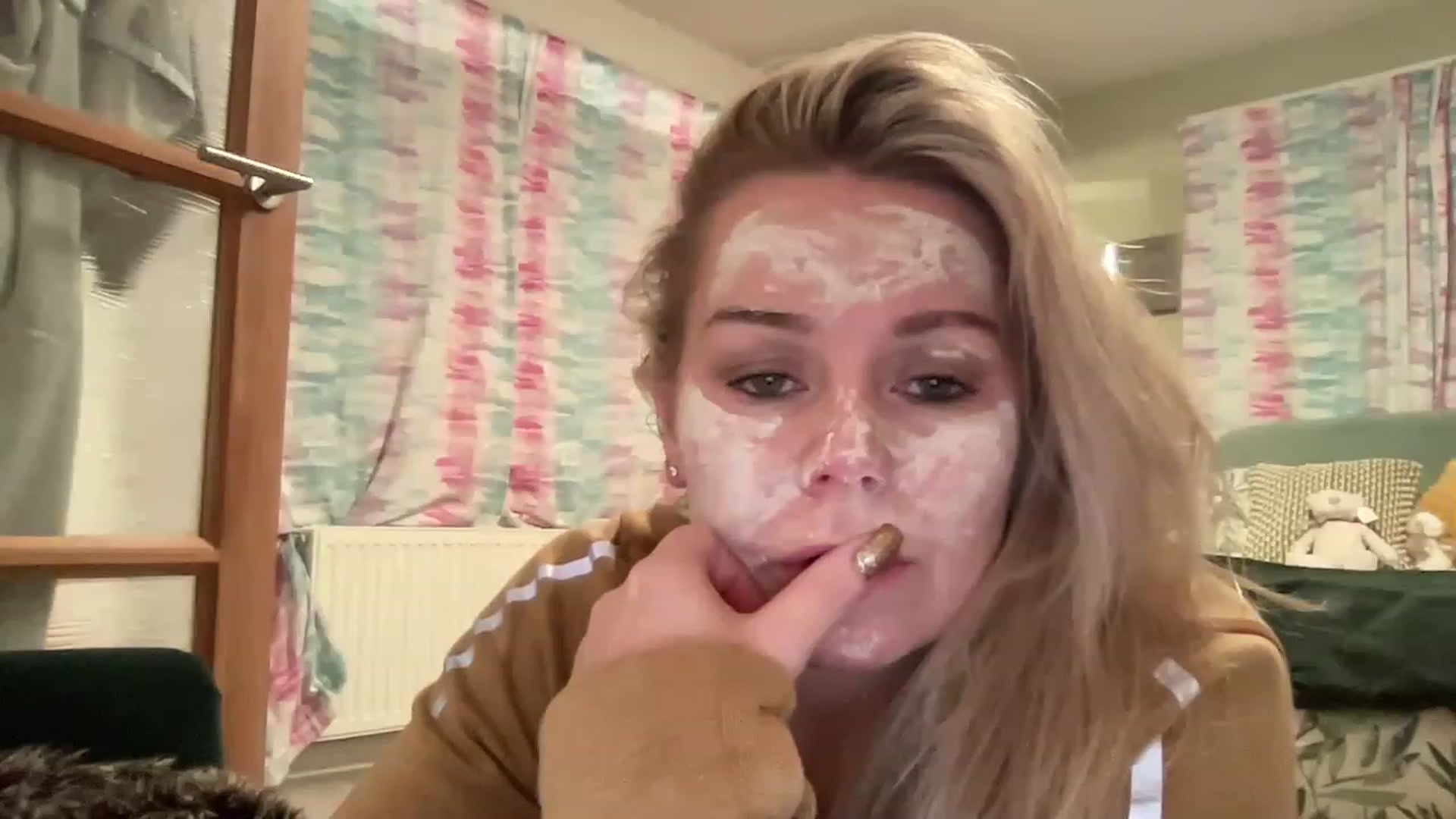 Gallery image thumbnail from LaraLaughs's myfreecams stream on, 03/07/2023, 19:37 image 19 of 20