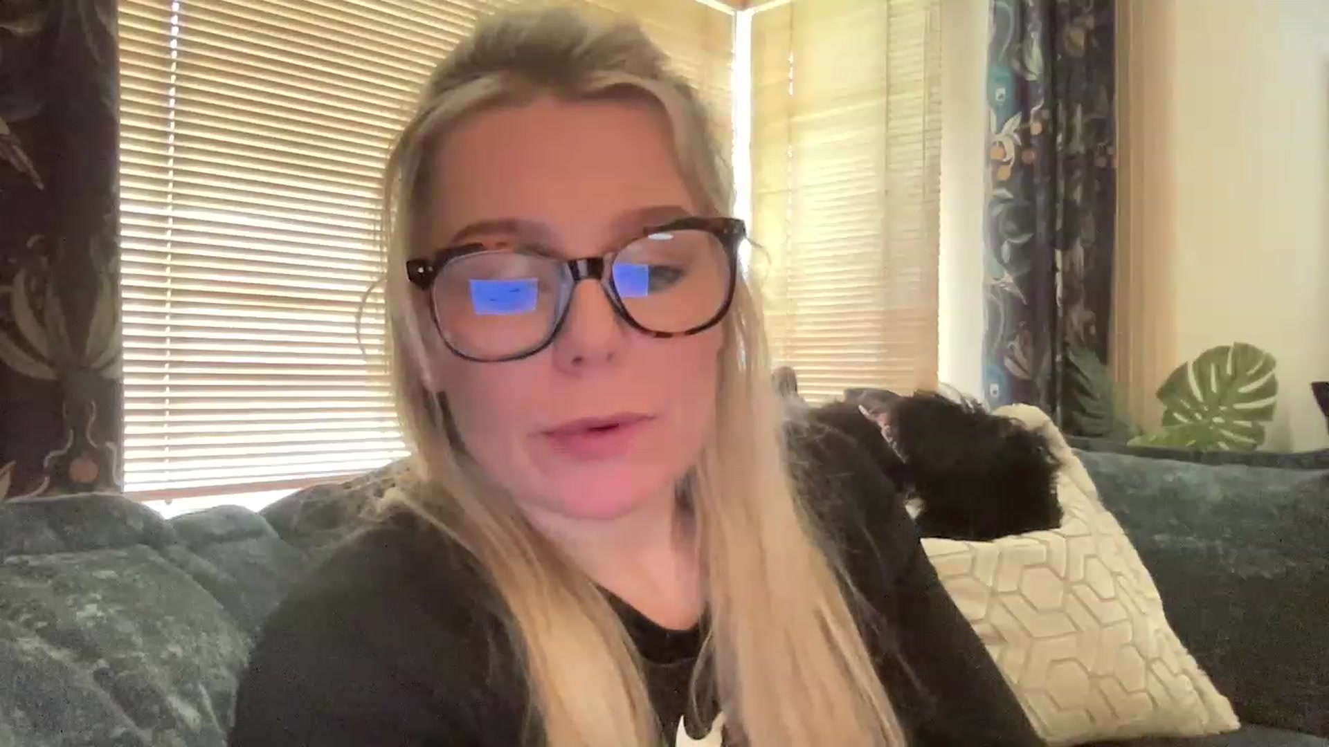 Gallery image thumbnail from LaraLaughs's myfreecams stream on, 03/09/2023, 14:44 image 16 of 20