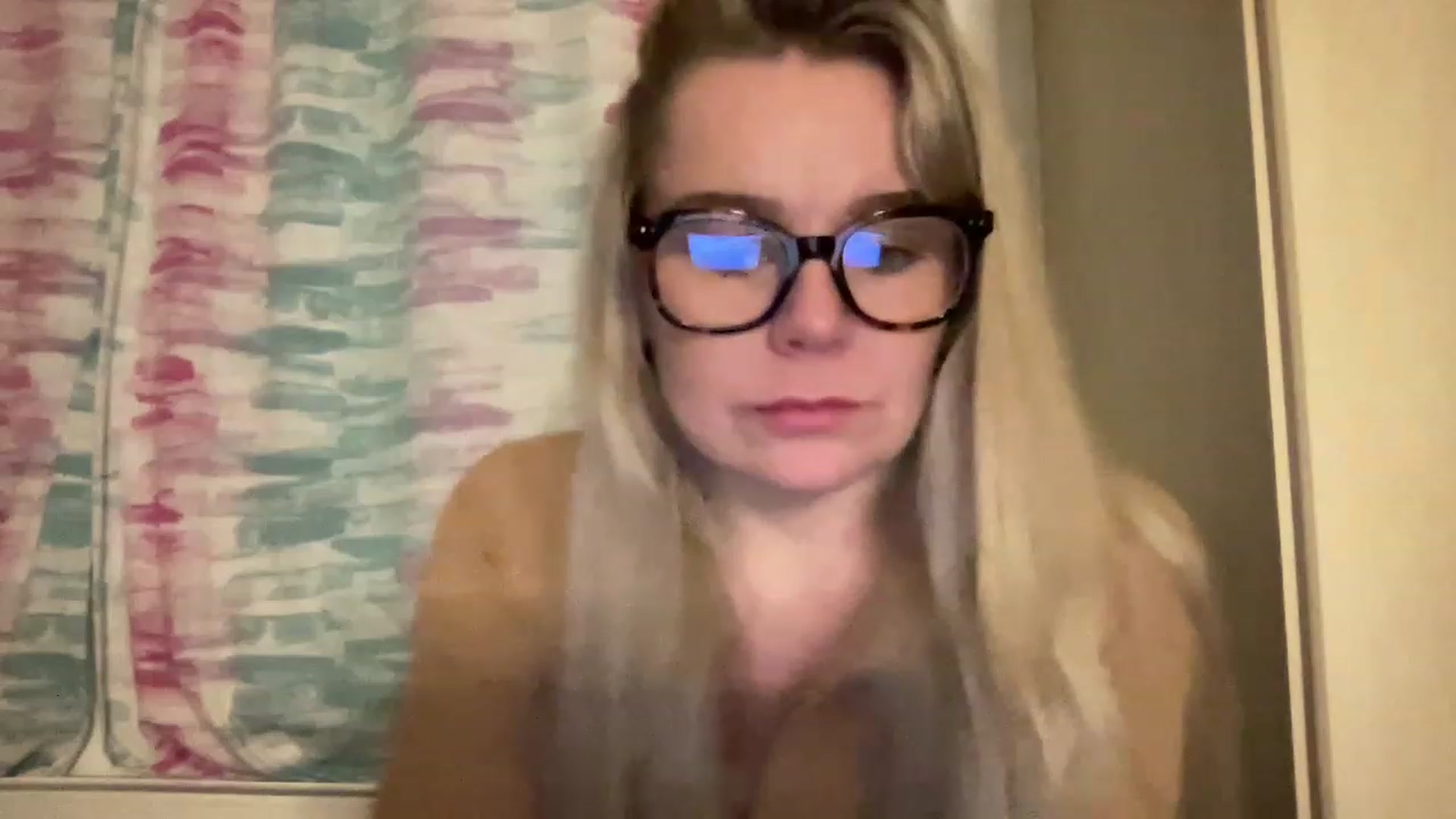 Gallery image thumbnail from LaraLaughs's myfreecams stream on, 03/10/2023, 18:57 image 18 of 20