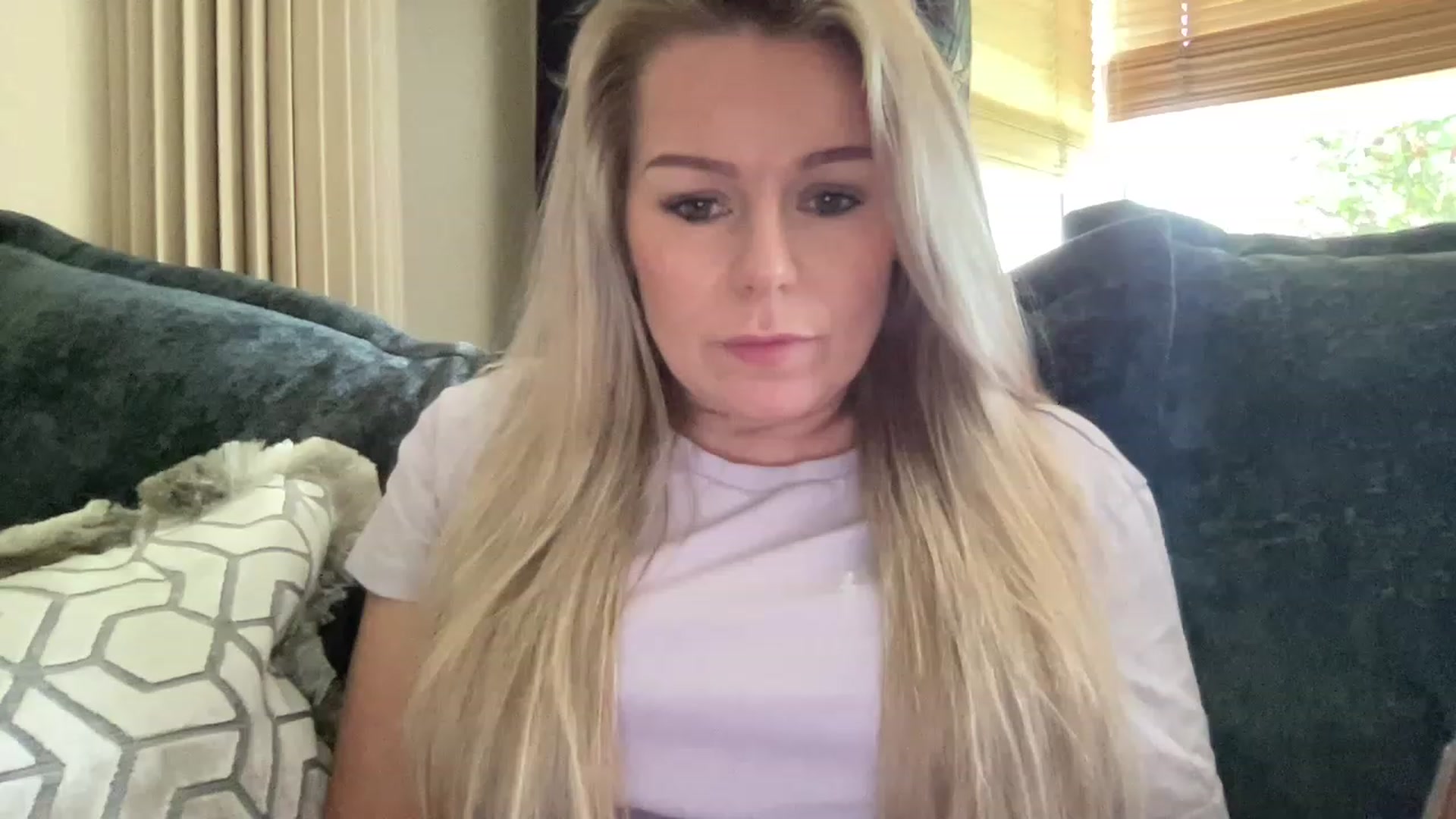 Gallery image thumbnail from LaraLaughs's myfreecams stream on, 03/12/2023, 15:07 image 19 of 20