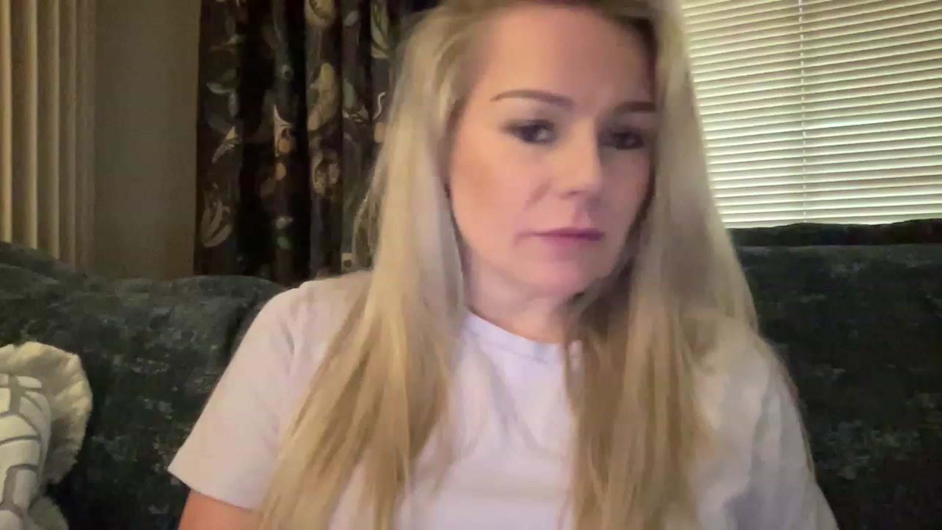 Gallery image thumbnail from LaraLaughs's myfreecams stream on, 03/12/2023, 16:07 image 17 of 20