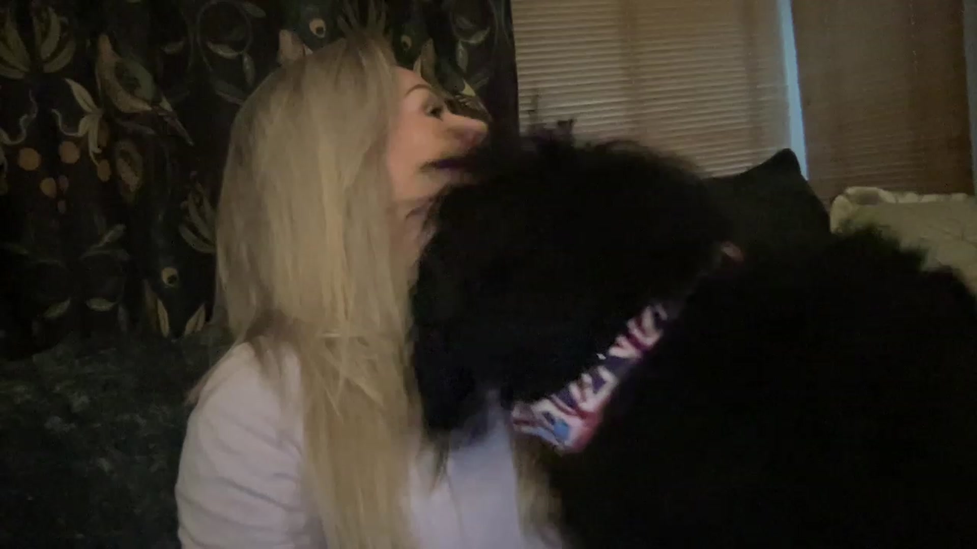Gallery image thumbnail from LaraLaughs's myfreecams stream on, 03/12/2023, 18:41 image 15 of 20