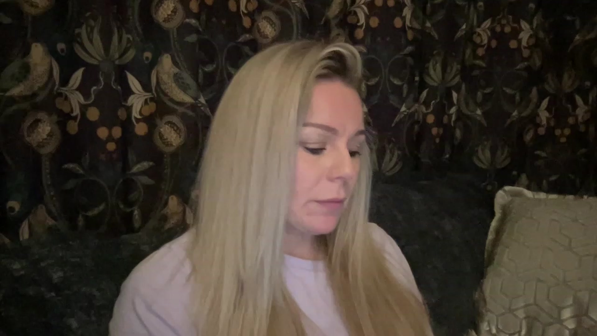 Gallery image thumbnail from LaraLaughs's myfreecams stream on, 03/12/2023, 19:18 image 2 of 20