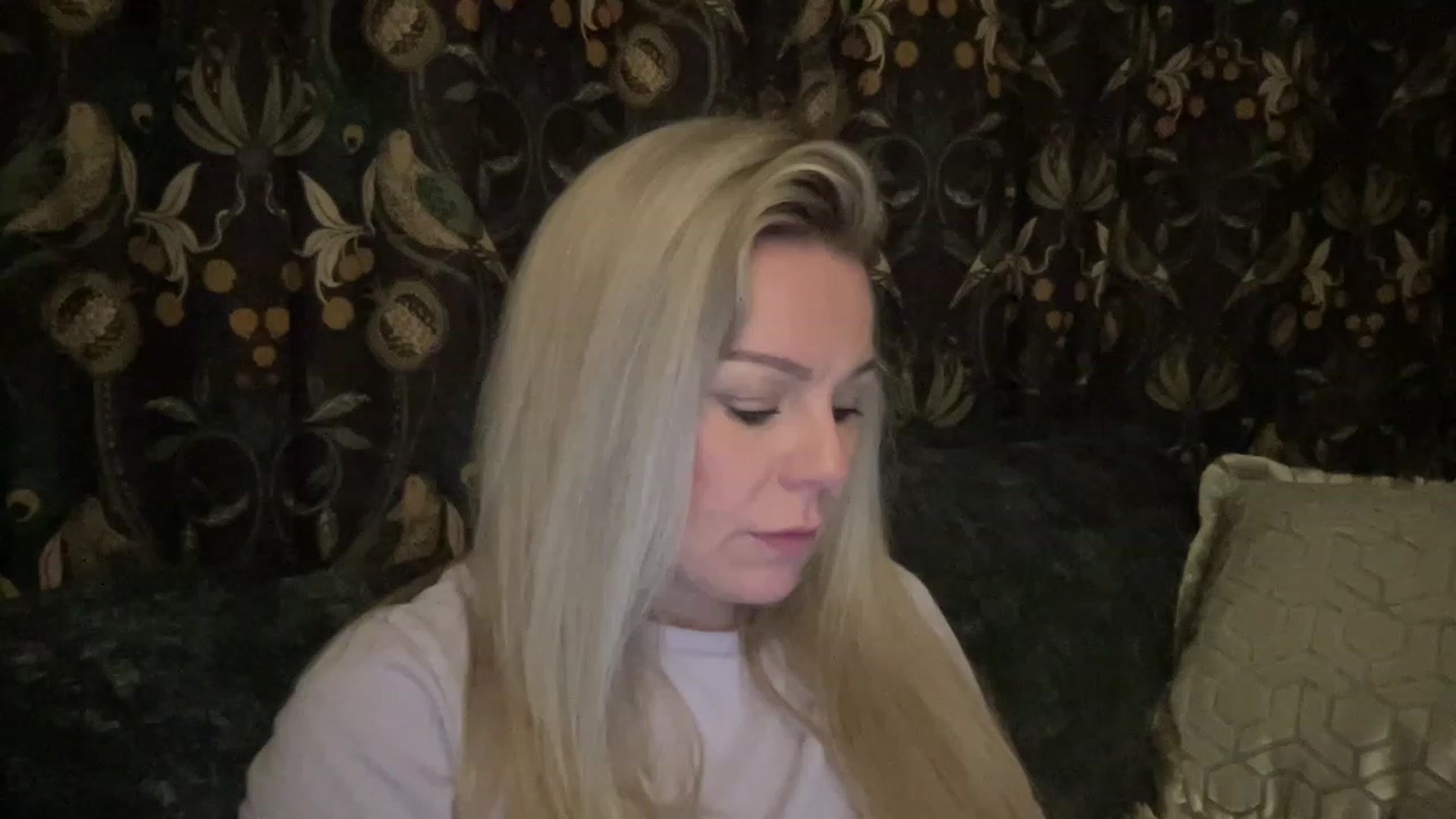 Gallery image thumbnail from LaraLaughs's myfreecams stream on, 03/12/2023, 19:18 image 7 of 20