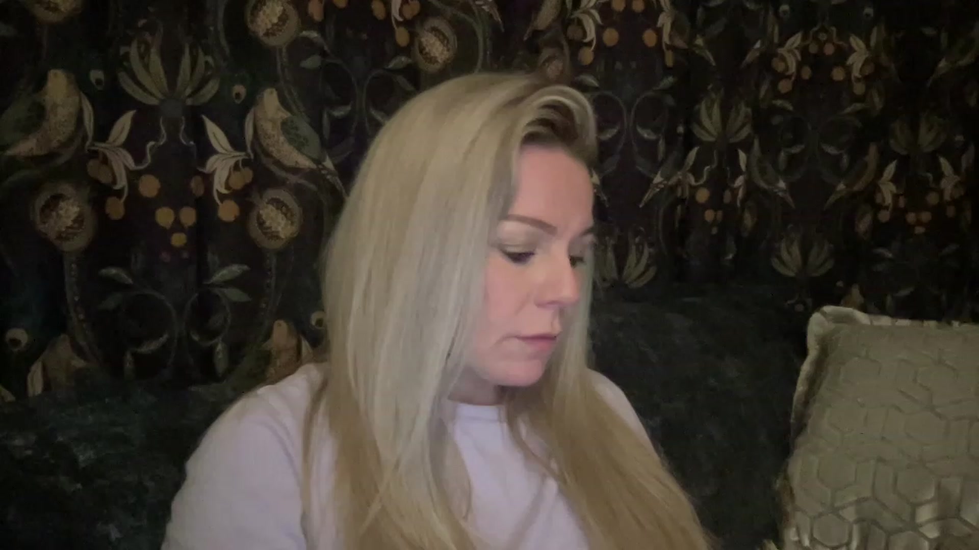 Gallery image thumbnail from LaraLaughs's myfreecams stream on, 03/12/2023, 19:18 image 6 of 20