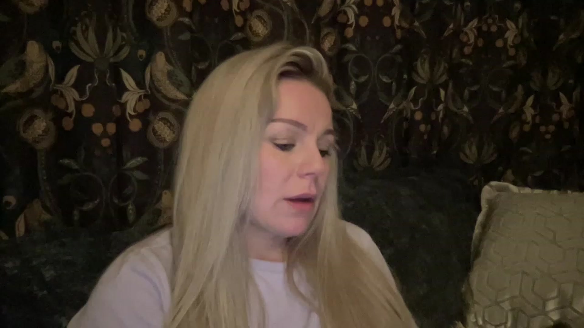 Gallery image thumbnail from LaraLaughs's myfreecams stream on, 03/12/2023, 19:18 image 8 of 20