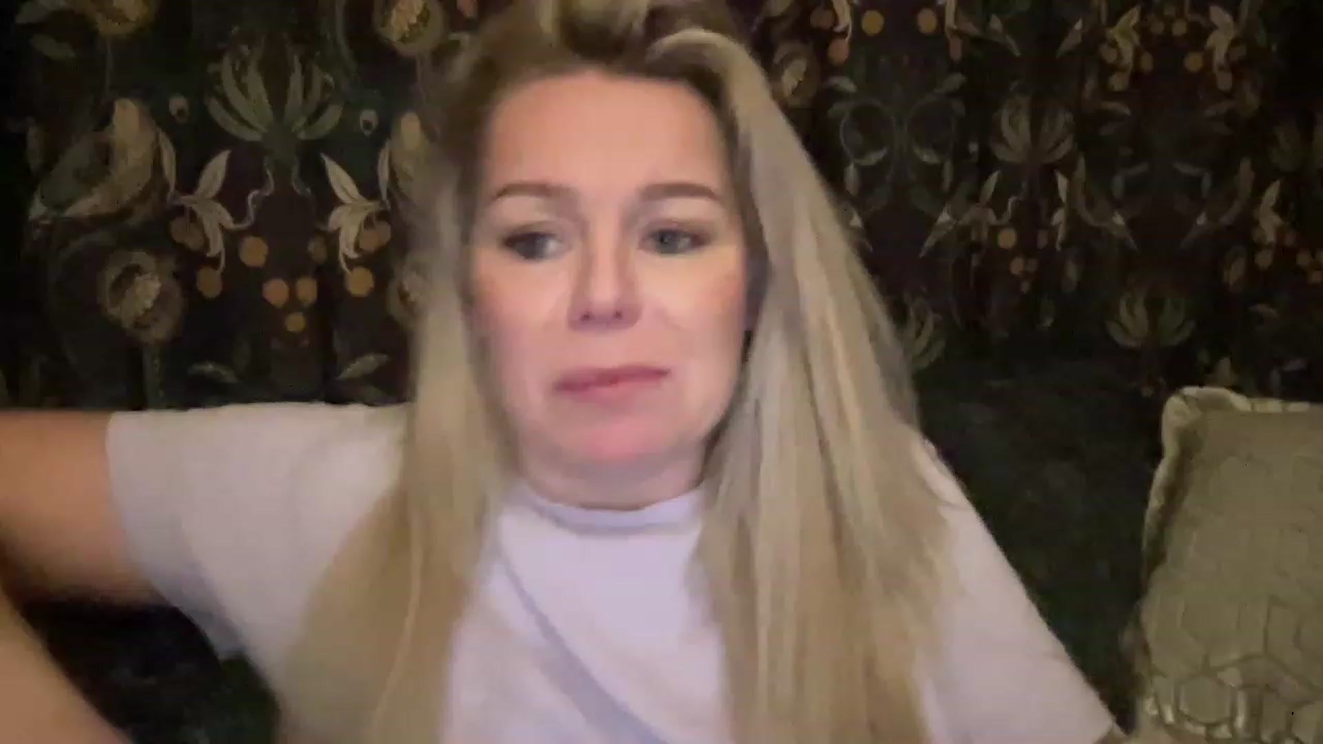 Gallery image thumbnail from LaraLaughs's myfreecams stream on, 03/12/2023, 19:18 image 10 of 20