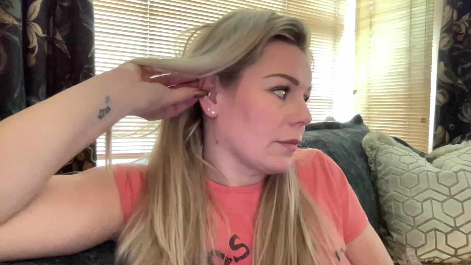 Gallery image thumbnail from LaraLaughs's myfreecams stream on, 03/13/2023, 13:20 image 7 of 20