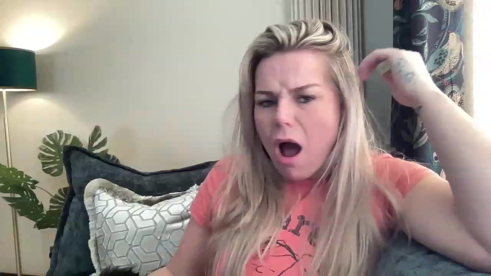 Gallery image thumbnail from LaraLaughs's myfreecams stream on, 03/13/2023, 14:27 image 17 of 20