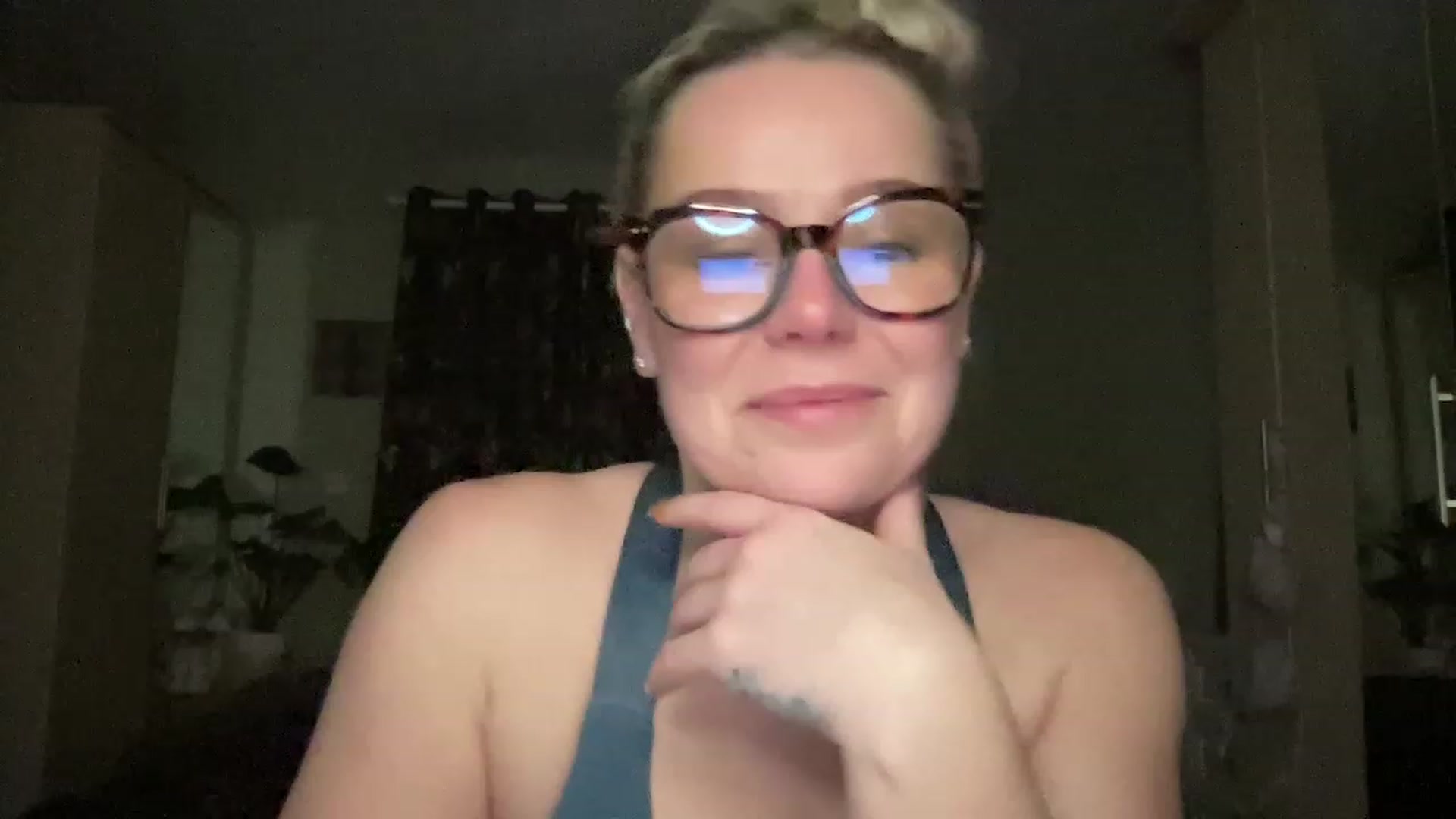 Gallery image thumbnail from LaraLaughs's myfreecams stream on, 03/16/2023, 20:09 image 12 of 20