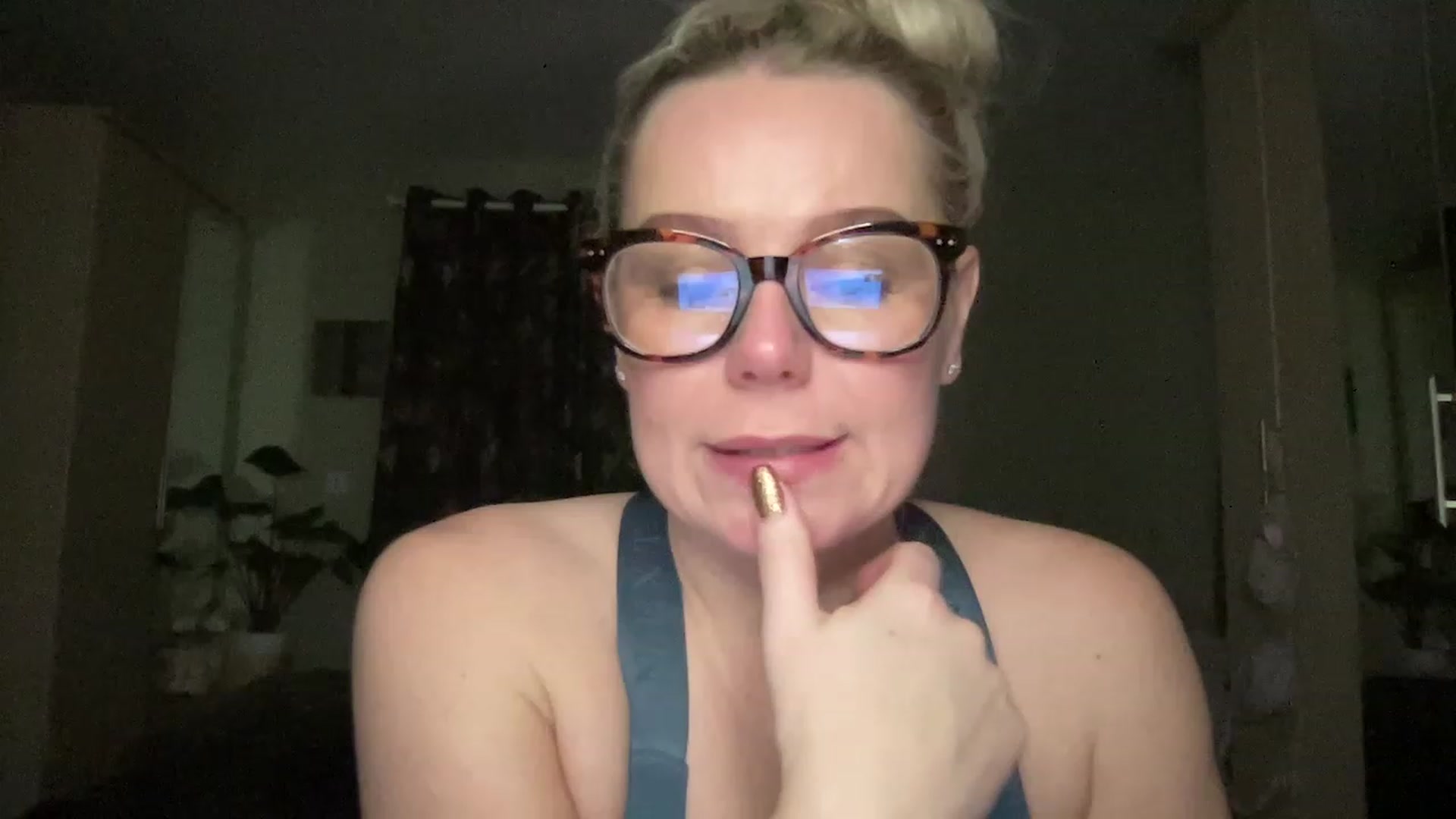 Gallery image thumbnail from LaraLaughs's myfreecams stream on, 03/16/2023, 20:09 image 18 of 20