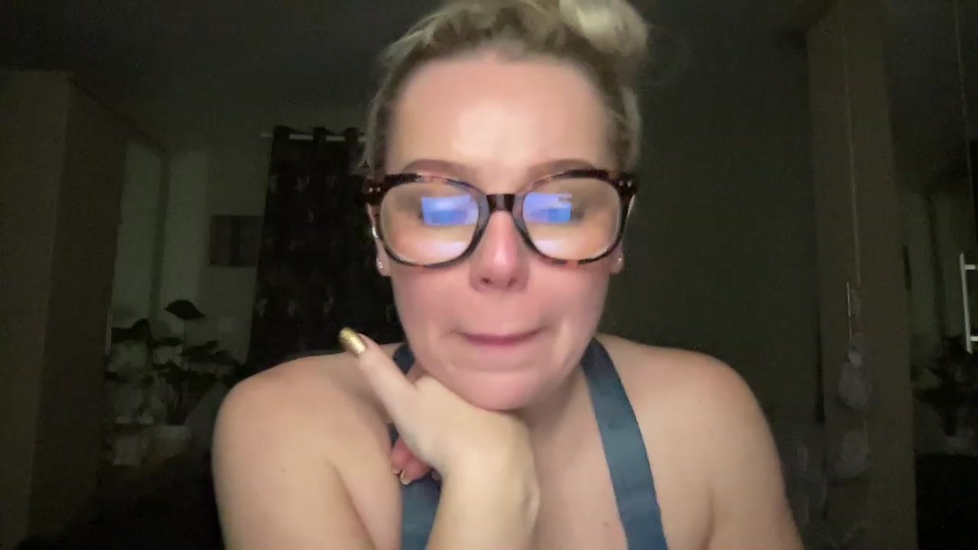 Gallery image thumbnail from LaraLaughs's myfreecams stream on, 03/16/2023, 20:09 image 16 of 20