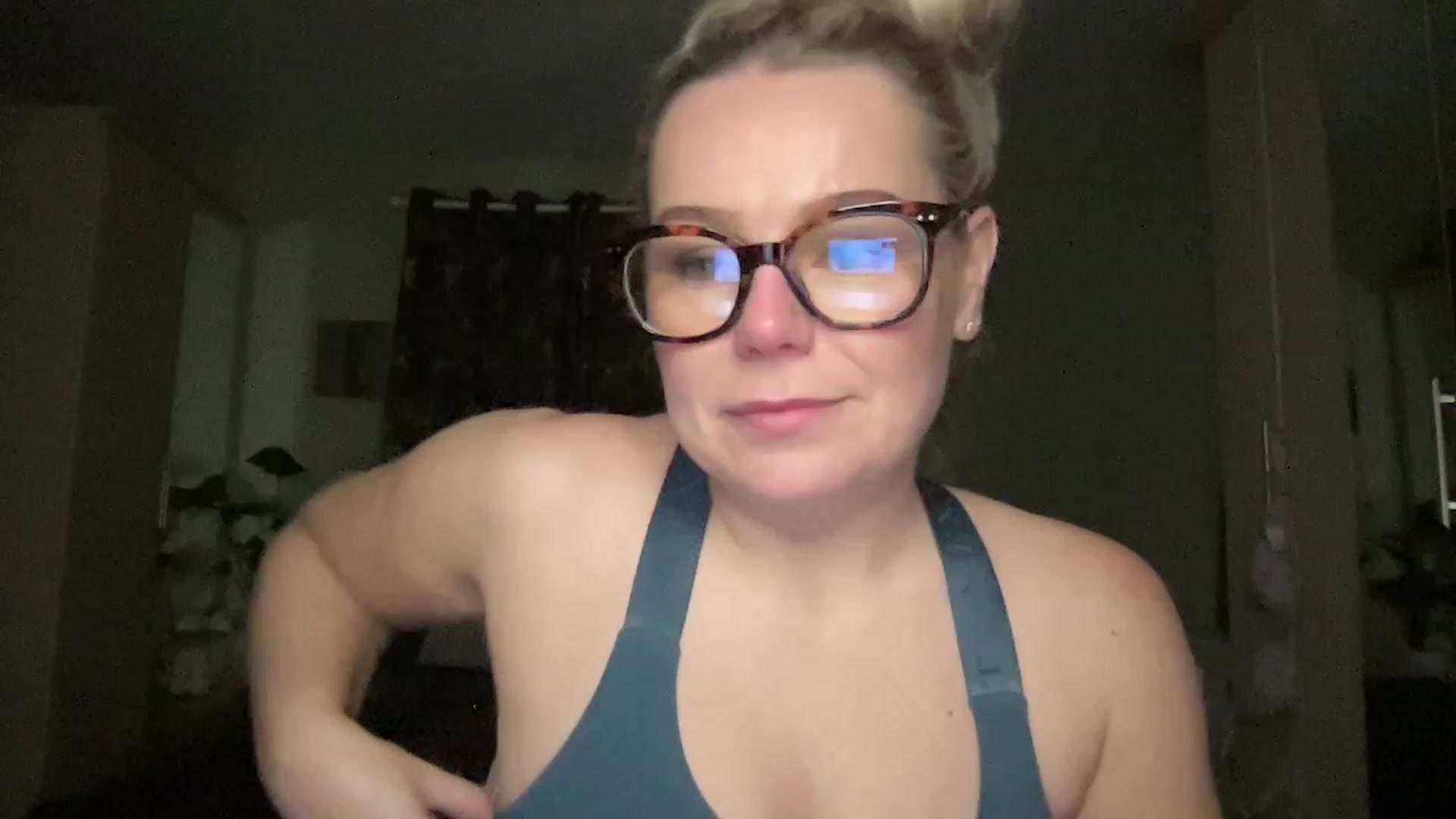 Gallery image thumbnail from LaraLaughs's myfreecams stream on, 03/16/2023, 20:09 image 9 of 20