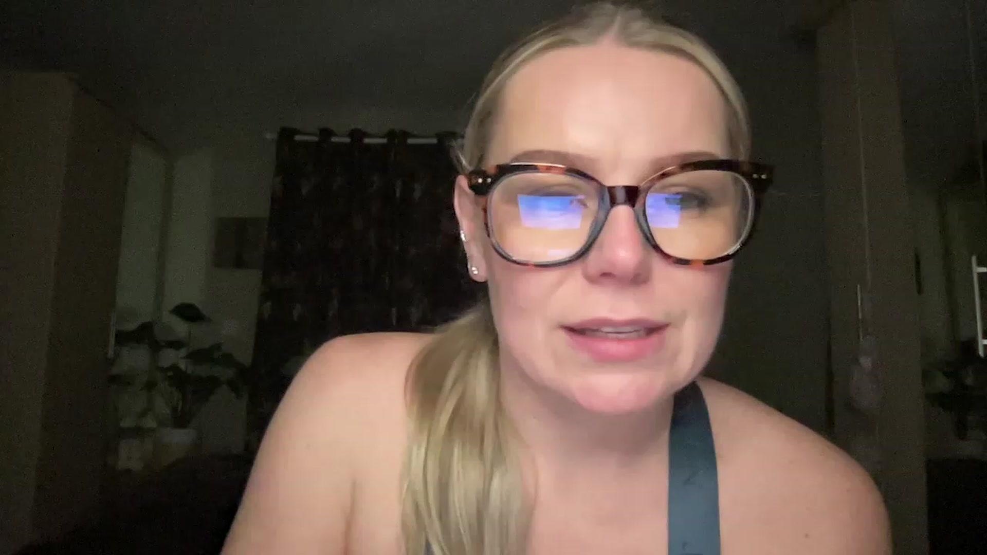 Gallery image thumbnail from LaraLaughs's myfreecams stream on, 03/16/2023, 20:09 image 4 of 20