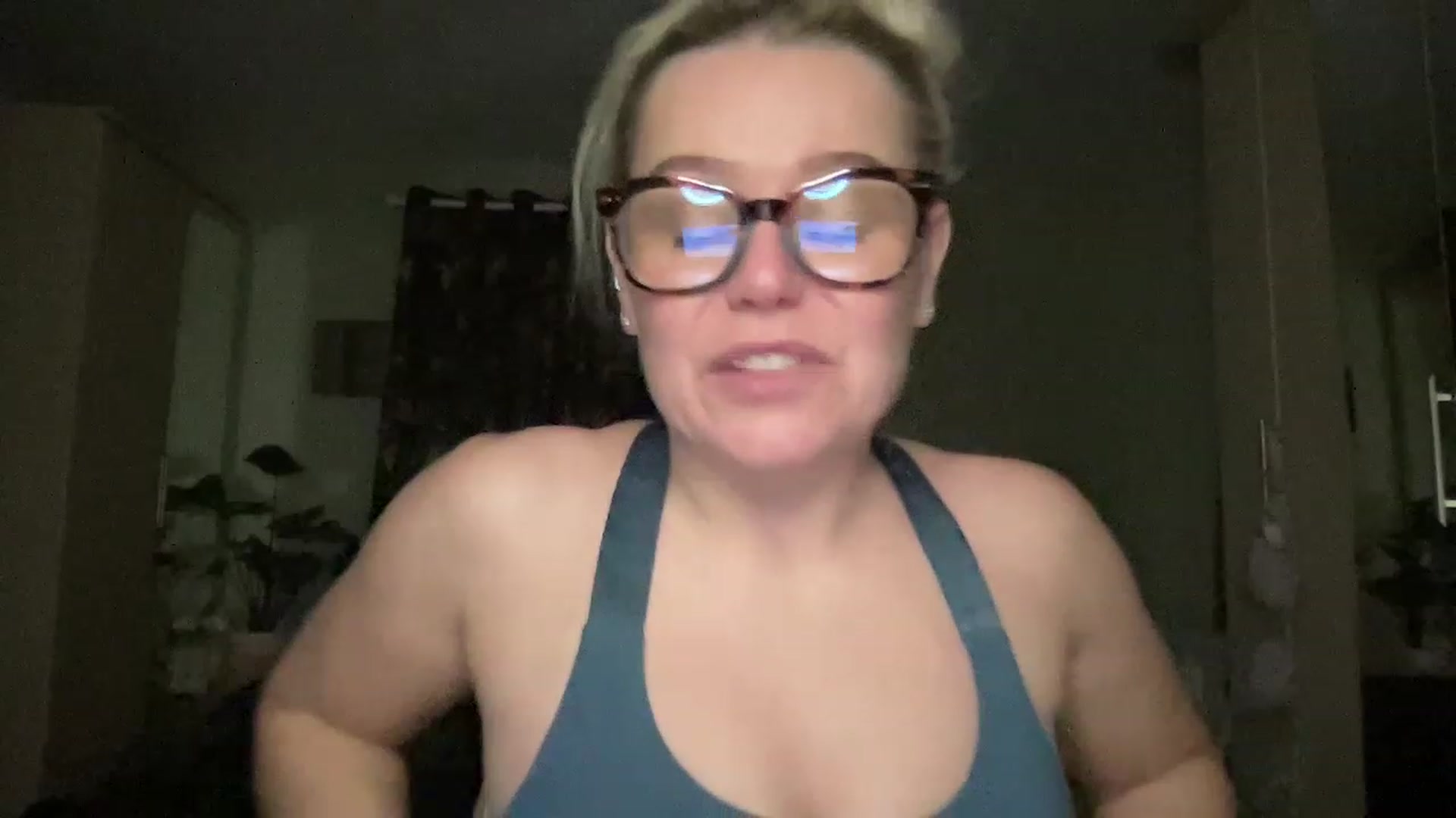 Gallery image thumbnail from LaraLaughs's myfreecams stream on, 03/16/2023, 20:09 image 19 of 20