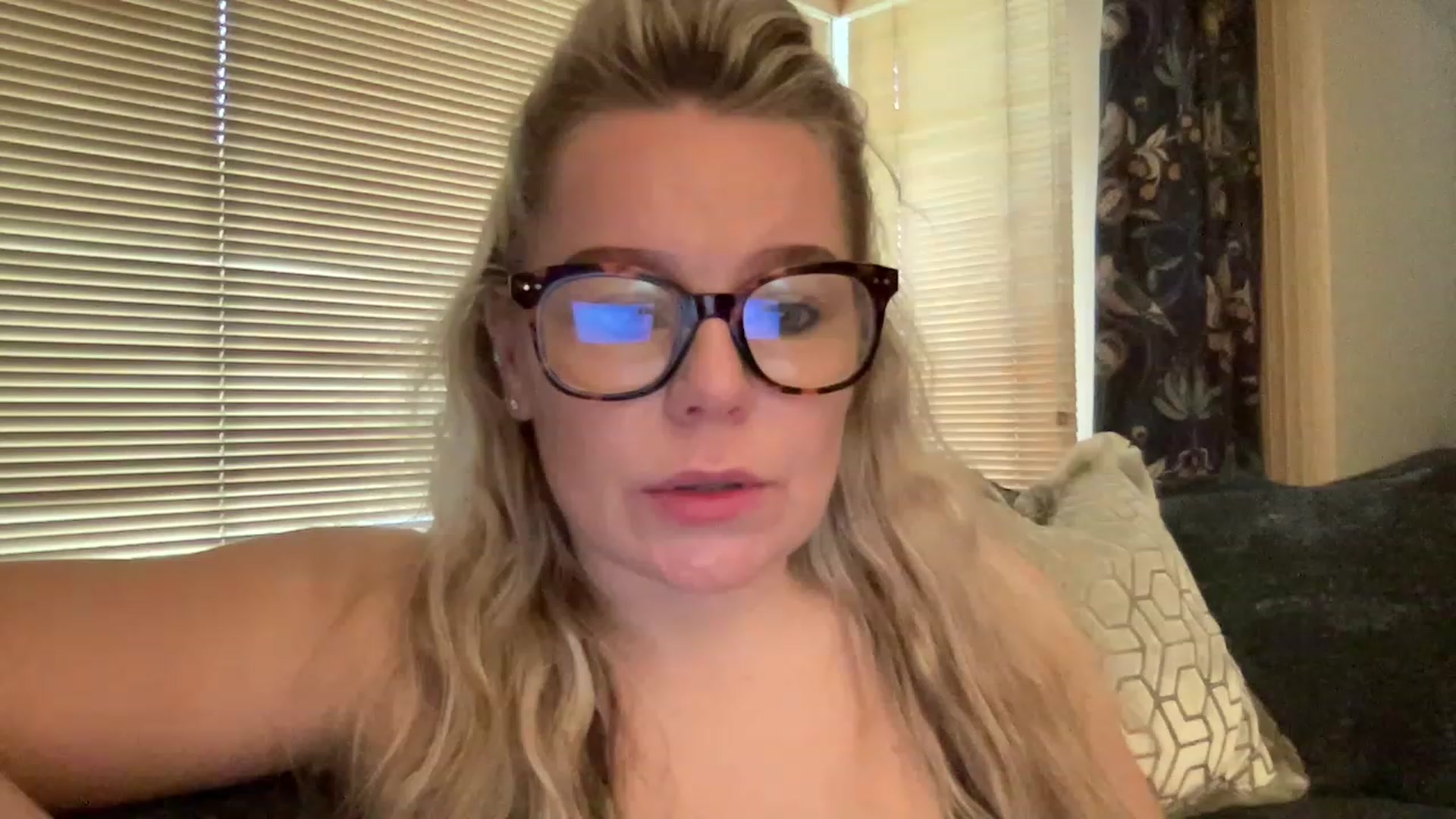 Gallery image thumbnail from LaraLaughs's myfreecams stream on, 03/20/2023, 10:48 image 3 of 20