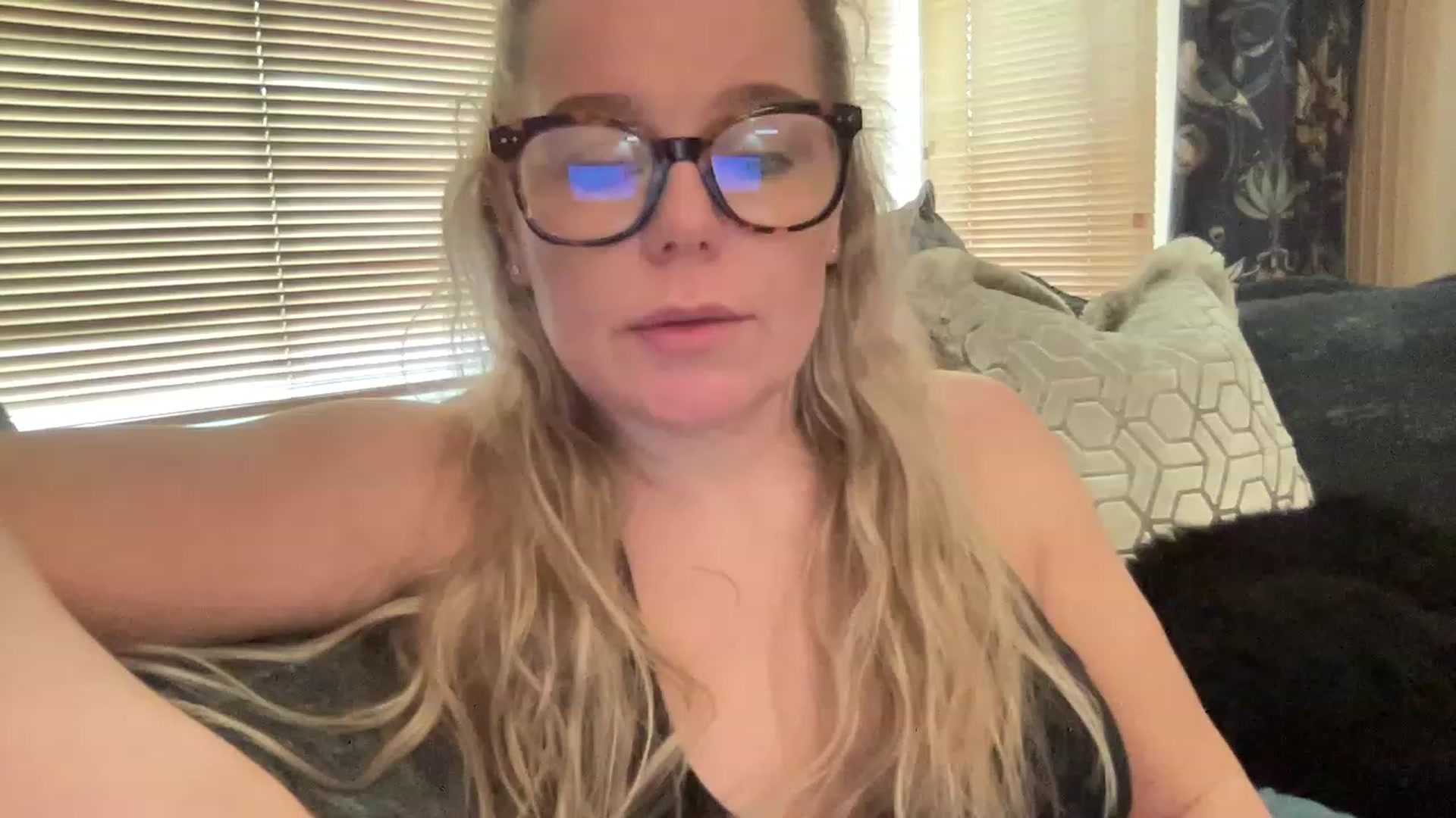 Gallery image thumbnail from LaraLaughs's myfreecams stream on, 03/20/2023, 10:48 image 20 of 20