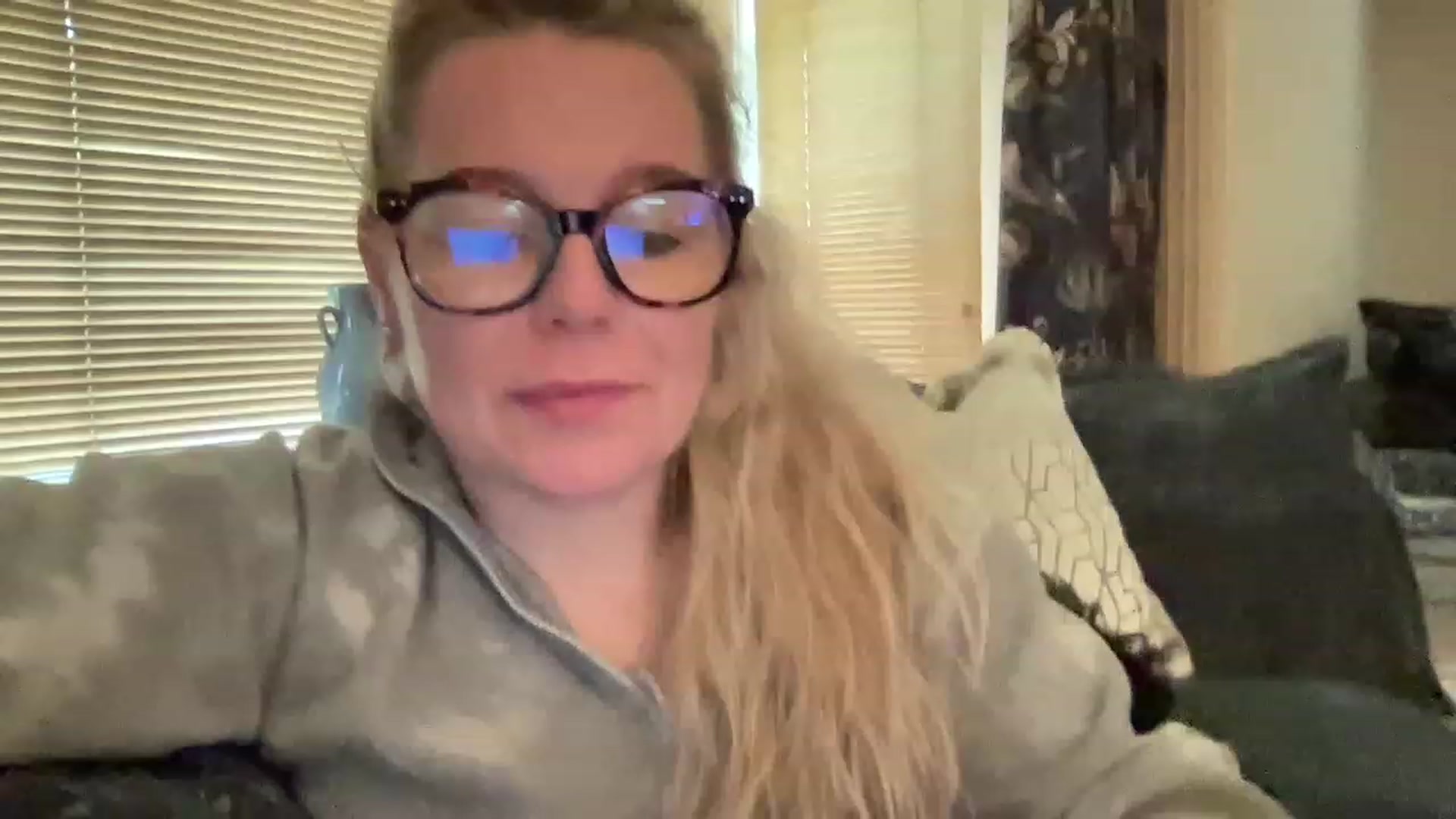 Gallery image thumbnail from LaraLaughs's myfreecams stream on, 03/20/2023, 14:31 image 13 of 20