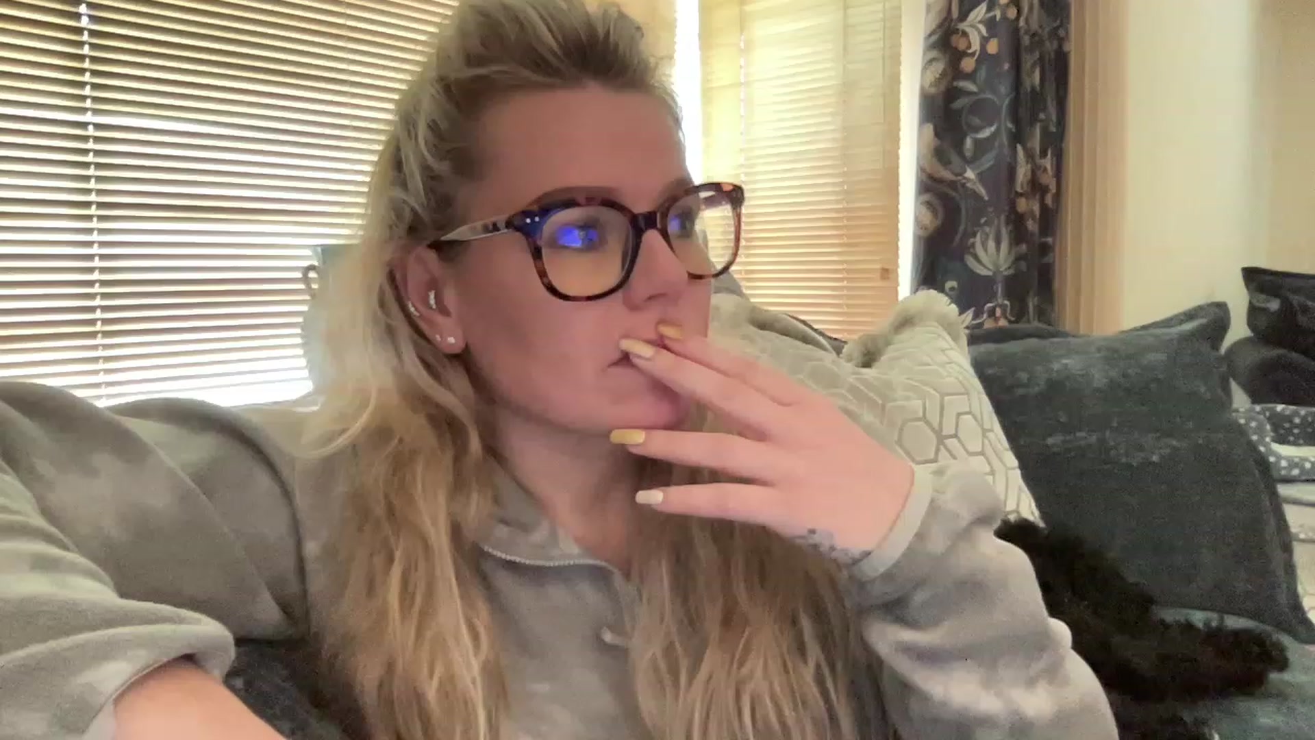 Gallery image thumbnail from LaraLaughs's myfreecams stream on, 03/20/2023, 14:31 image 2 of 20