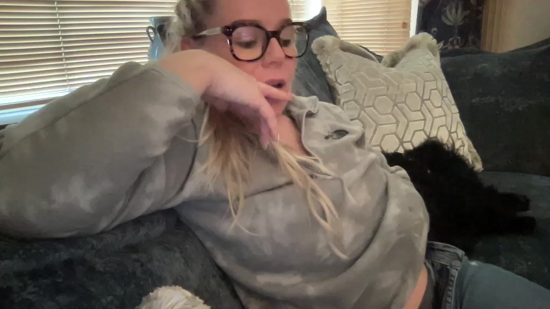 Gallery image thumbnail from LaraLaughs's myfreecams stream on, 03/20/2023, 14:31 image 19 of 20