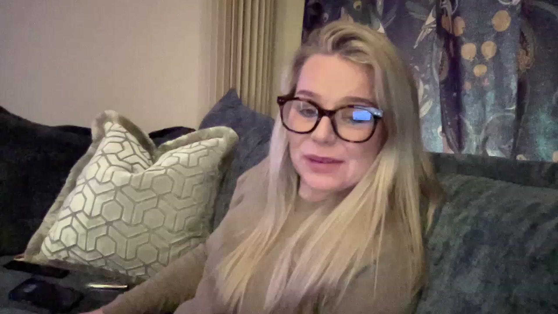 Gallery image thumbnail from LaraLaughs's myfreecams stream on, 03/31/2023, 10:46 image 15 of 20