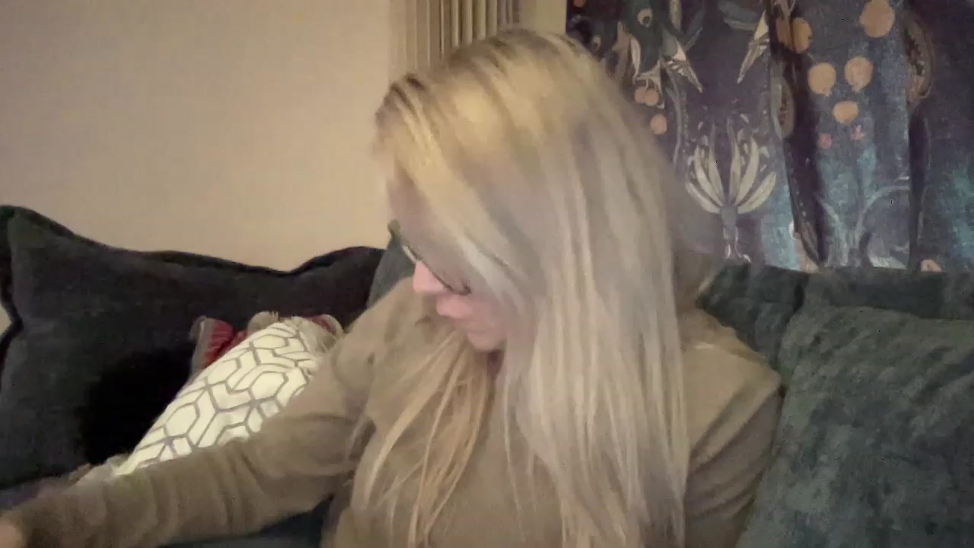 Gallery image thumbnail from LaraLaughs's myfreecams stream on, 03/31/2023, 10:46 image 3 of 20
