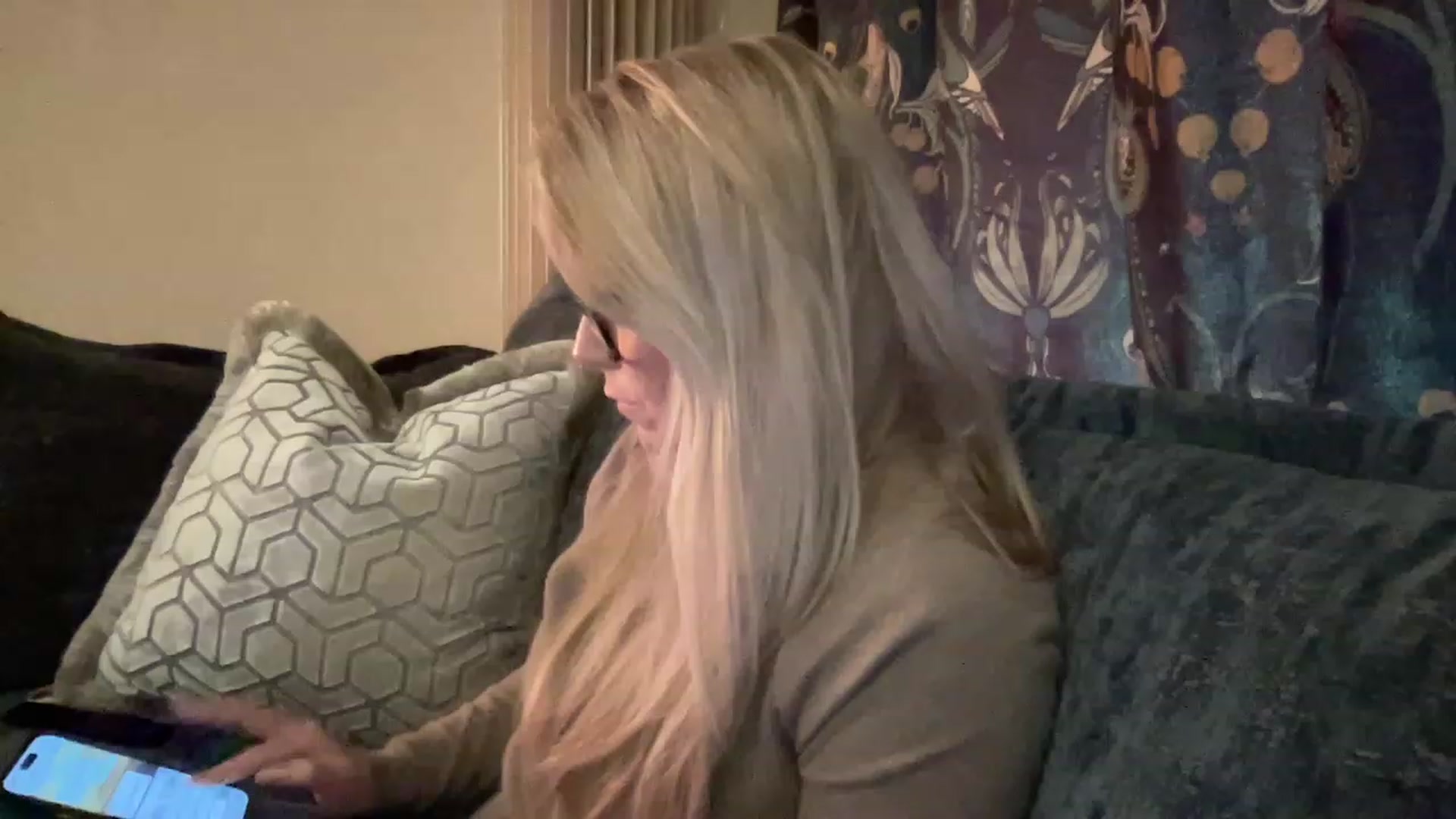 Gallery image thumbnail from LaraLaughs's myfreecams stream on, 03/31/2023, 10:46 image 7 of 20