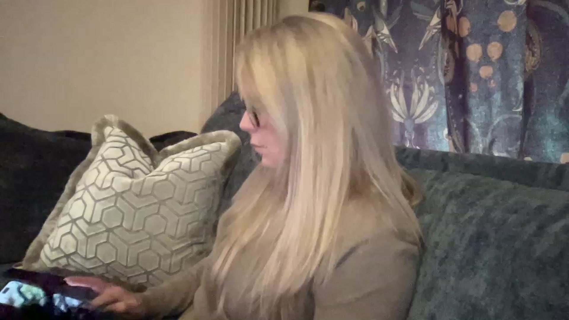Gallery image thumbnail from LaraLaughs's myfreecams stream on, 03/31/2023, 10:46 image 11 of 20