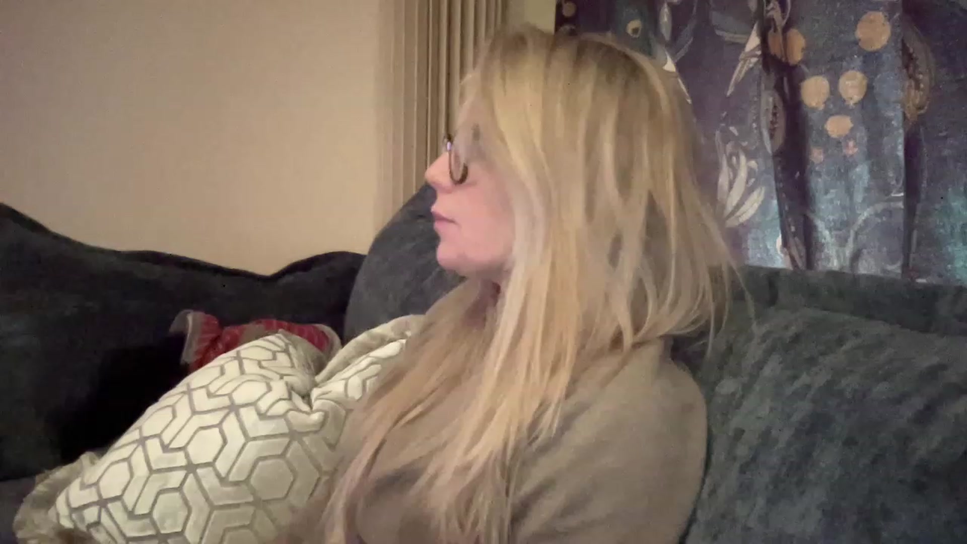 Gallery image thumbnail from LaraLaughs's myfreecams stream on, 03/31/2023, 10:46 image 2 of 20