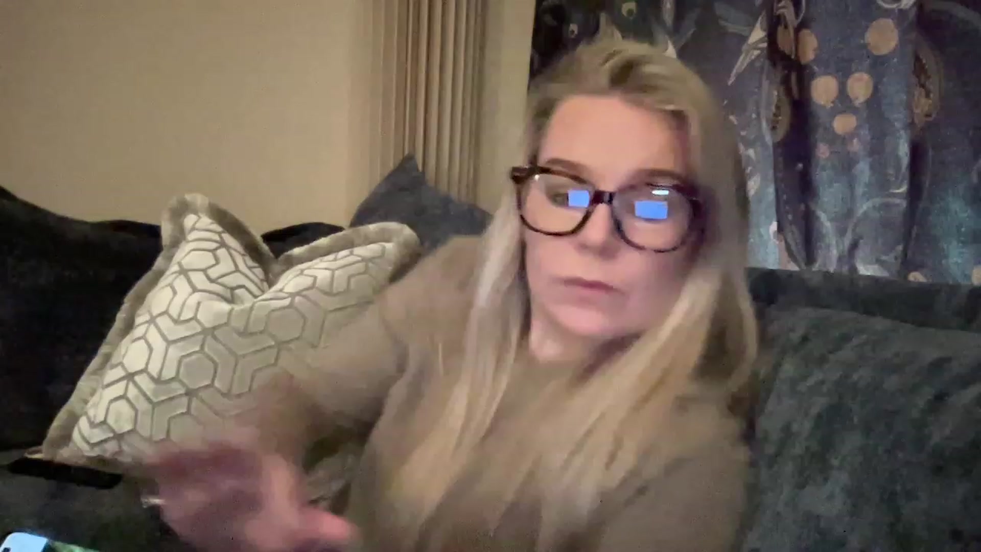 Gallery image thumbnail from LaraLaughs's myfreecams stream on, 03/31/2023, 10:46 image 16 of 20