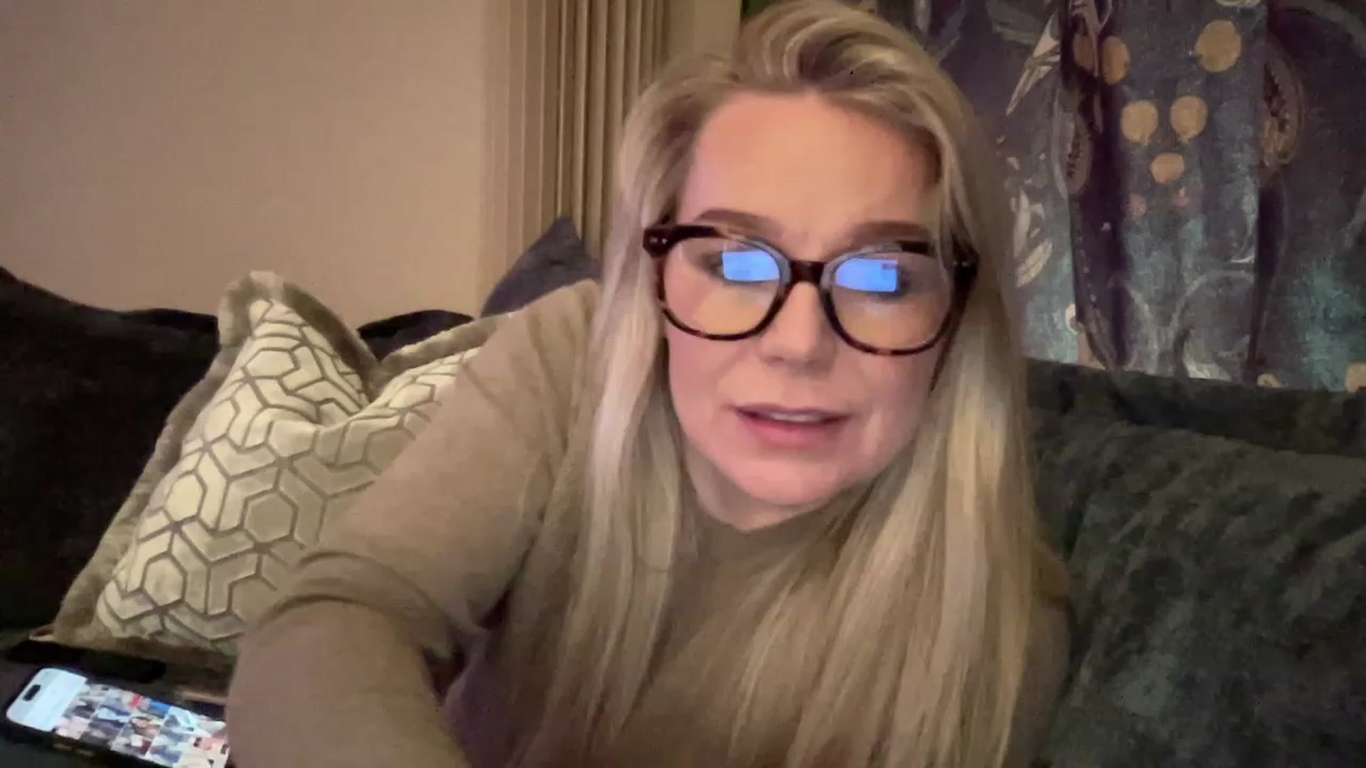 Gallery image thumbnail from LaraLaughs's myfreecams stream on, 03/31/2023, 10:46 image 10 of 20