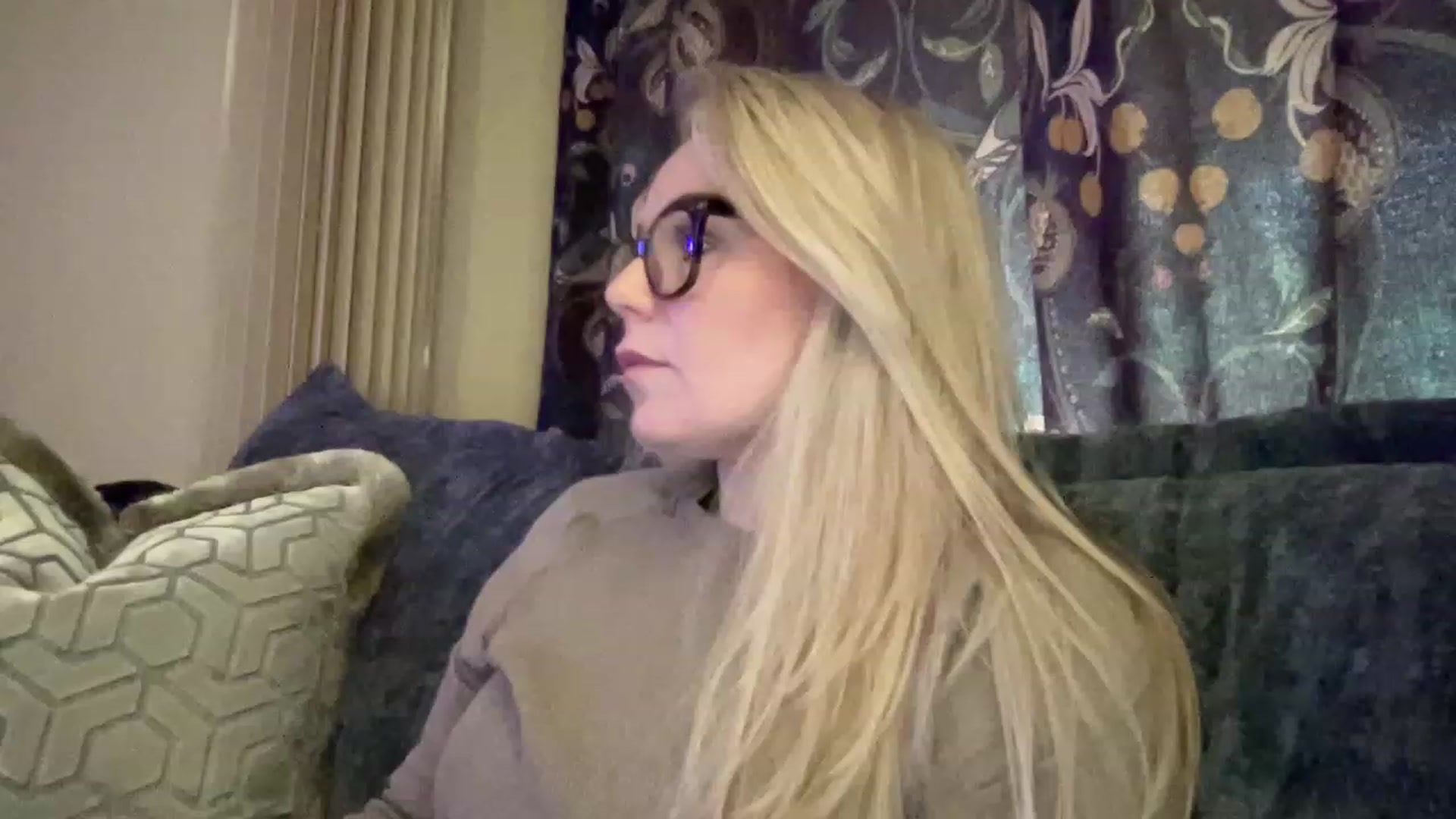 Gallery image thumbnail from LaraLaughs's myfreecams stream on, 03/31/2023, 11:50 image 10 of 20