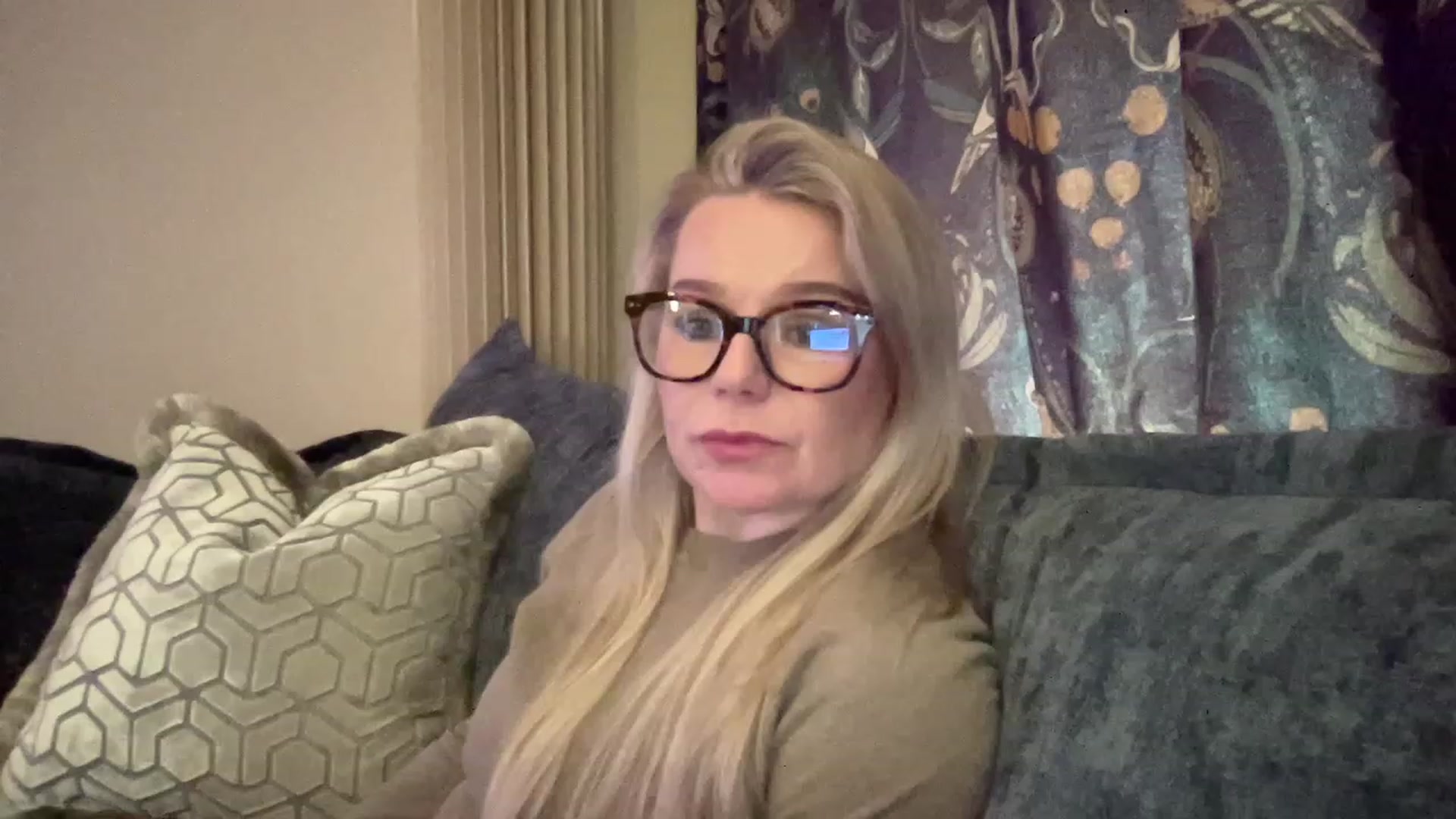 Gallery image thumbnail from LaraLaughs's myfreecams stream on, 03/31/2023, 11:50 image 7 of 20