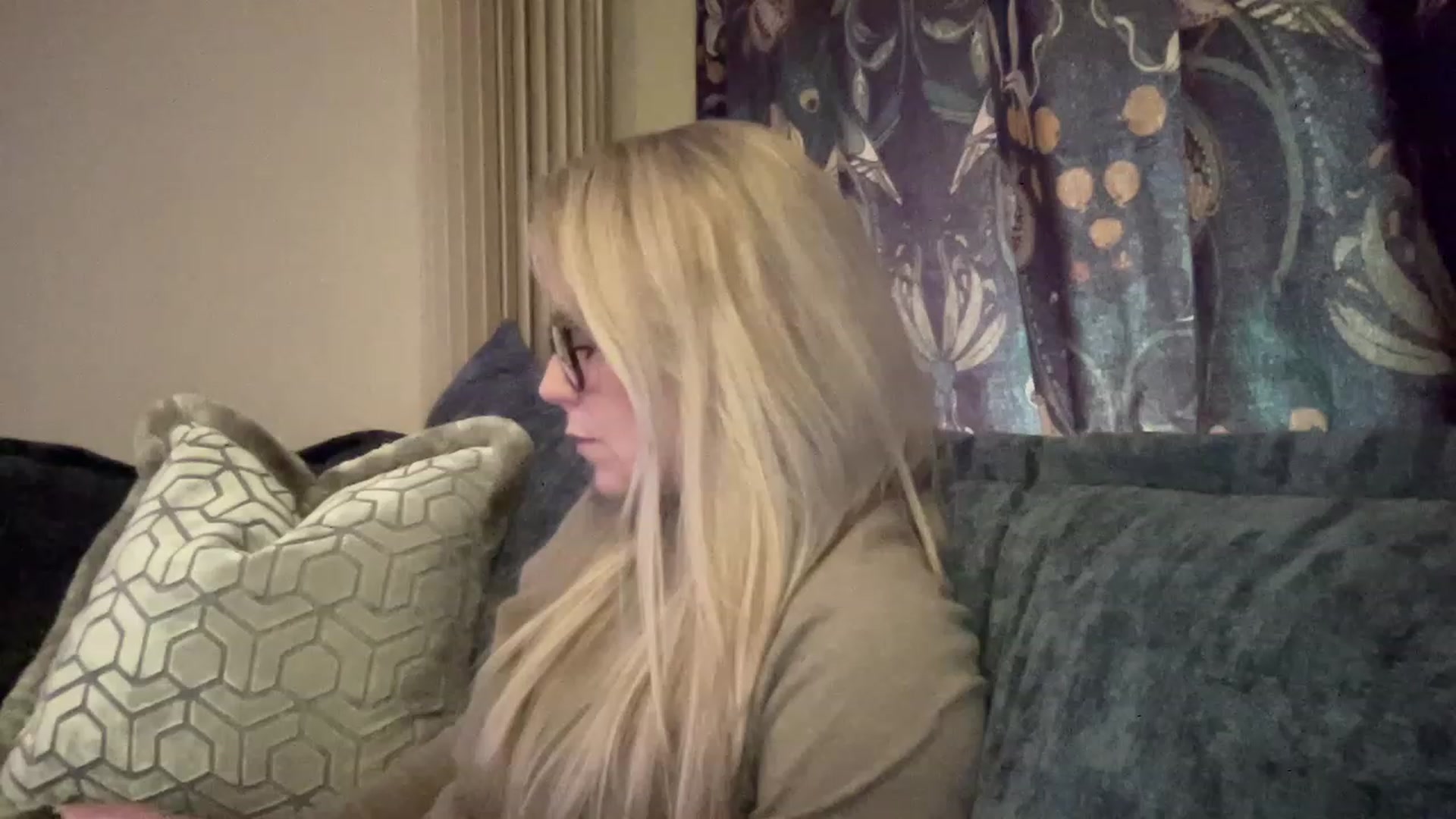 Gallery image thumbnail from LaraLaughs's myfreecams stream on, 03/31/2023, 11:50 image 4 of 20