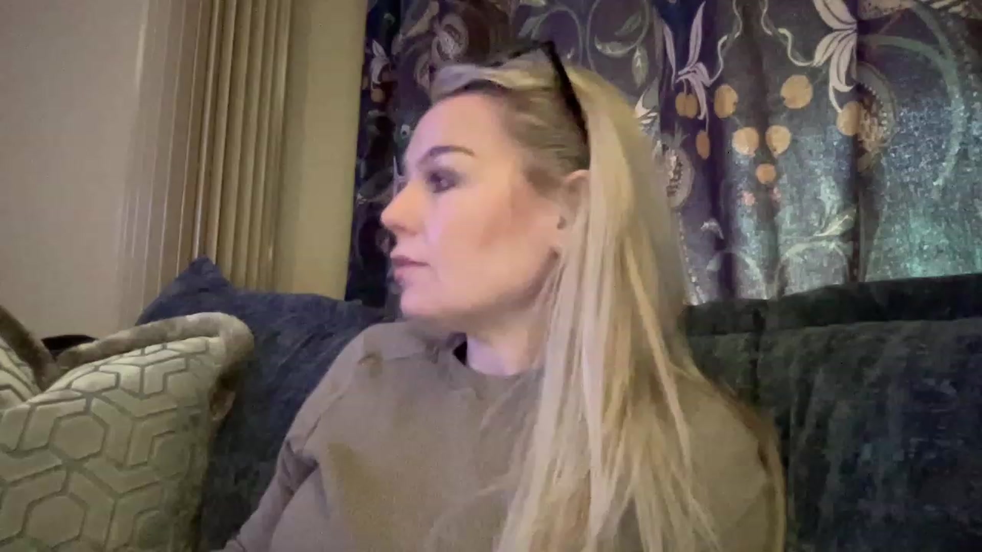 Gallery image thumbnail from LaraLaughs's myfreecams stream on, 03/31/2023, 11:50 image 13 of 20
