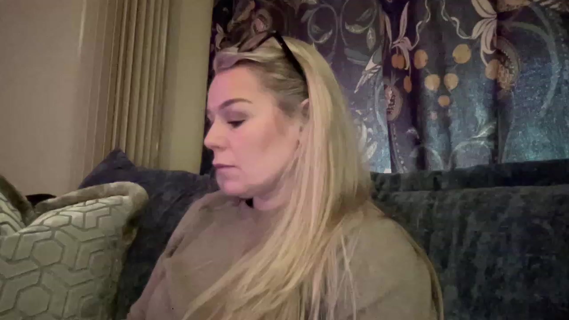 Gallery image thumbnail from LaraLaughs's myfreecams stream on, 03/31/2023, 11:50 image 17 of 20