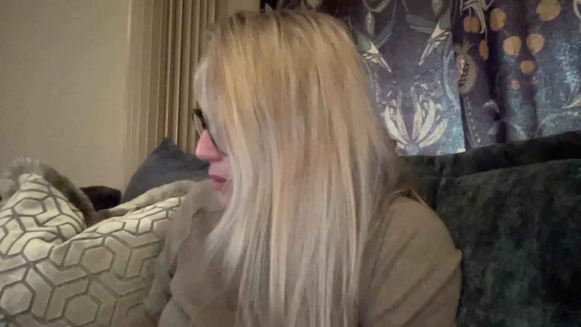 Gallery image thumbnail from LaraLaughs's myfreecams stream on, 03/31/2023, 13:47 image 1 of 20